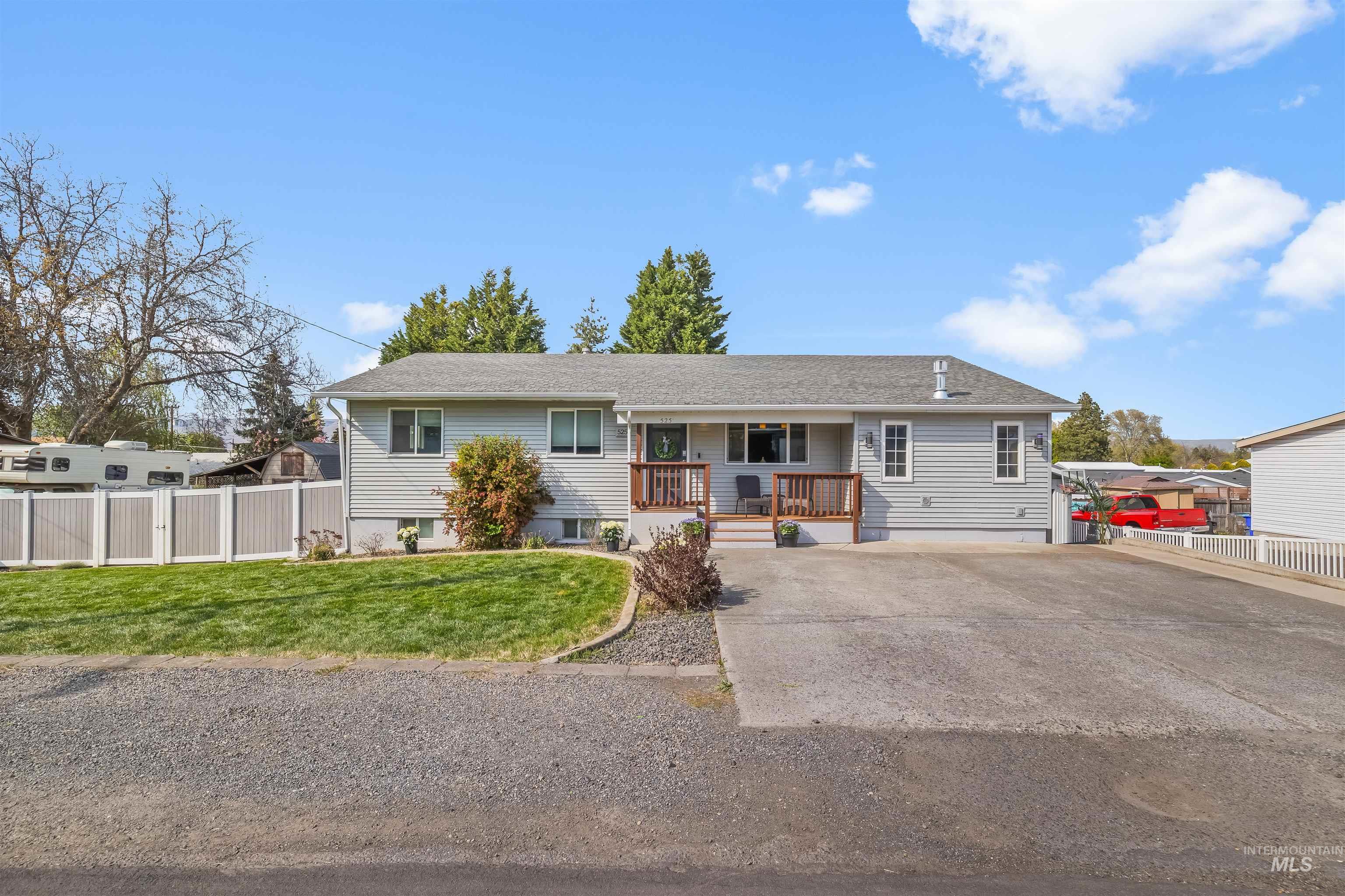 525 Park Ave, Lewiston, Idaho 83501, 4 Bedrooms, 3 Bathrooms, Residential For Sale, Price $599,000, 98968790