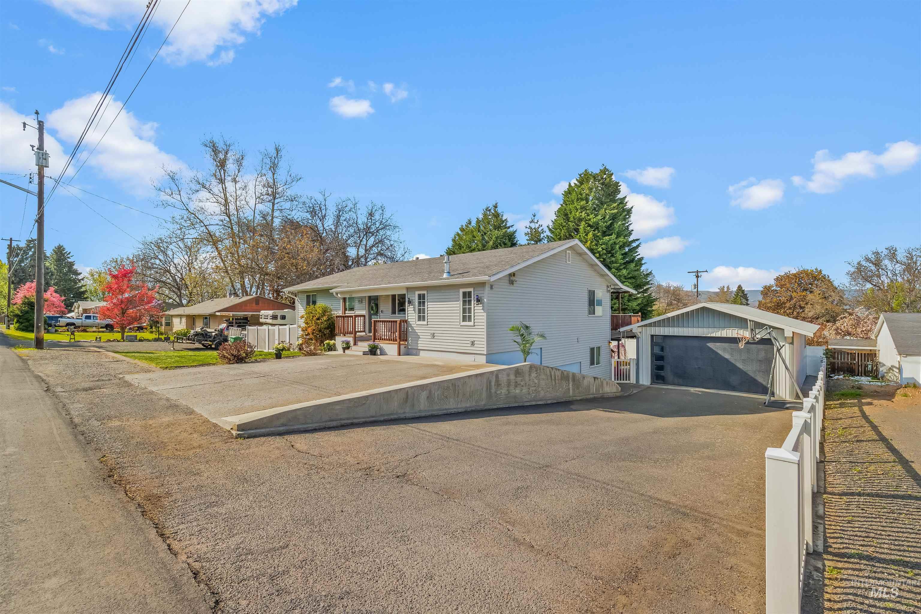 525 Park Ave, Lewiston, Idaho 83501, 4 Bedrooms, 3 Bathrooms, Residential For Sale, Price $599,000, 98968790