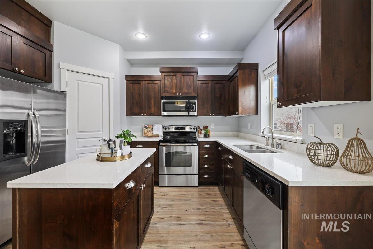 8779 W Pine Valley Ln, Boise, Idaho 83709, 3 Bedrooms, 2.5 Bathrooms, Residential For Sale, Price $350,000, 98968791