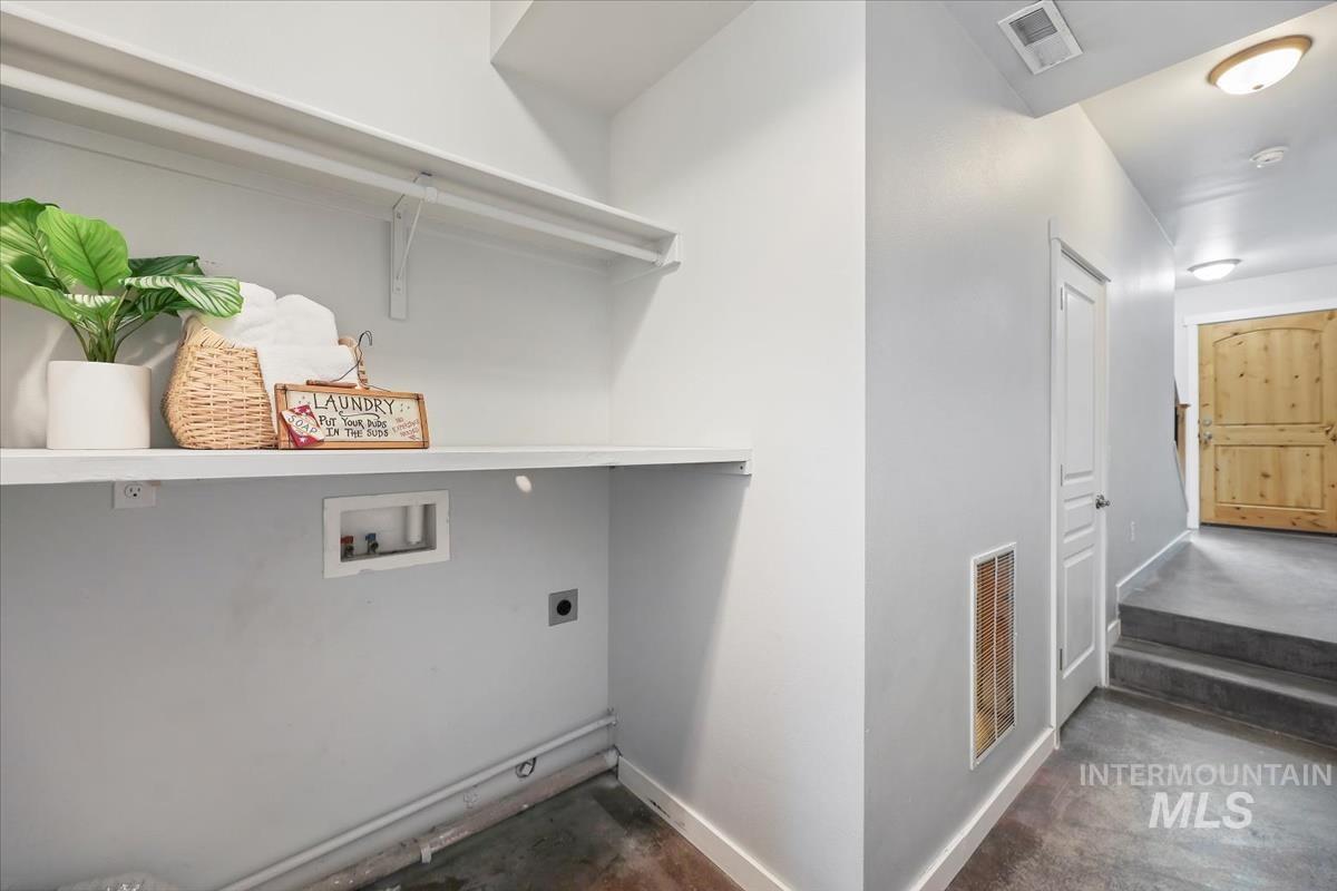 8779 W Pine Valley Ln, Boise, Idaho 83709, 3 Bedrooms, 2.5 Bathrooms, Residential For Sale, Price $350,000, 98968791