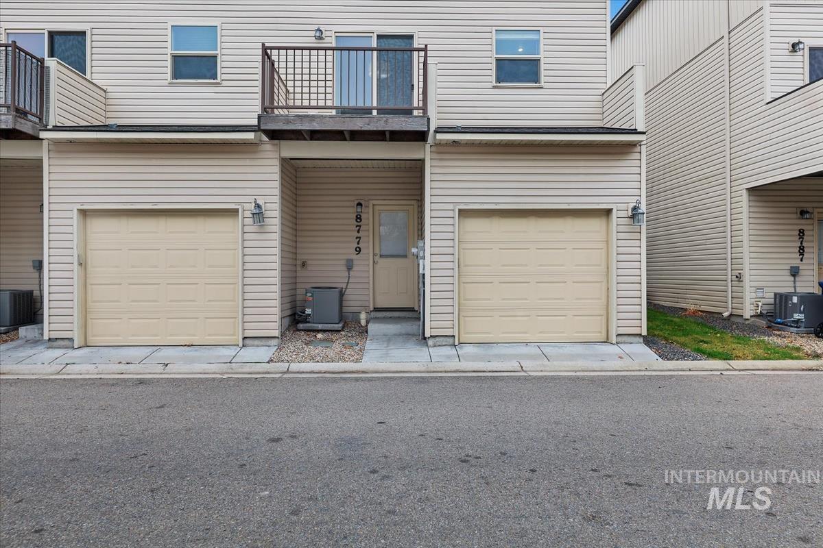 8779 W Pine Valley Ln, Boise, Idaho 83709, 3 Bedrooms, 2.5 Bathrooms, Residential For Sale, Price $350,000, 98968791