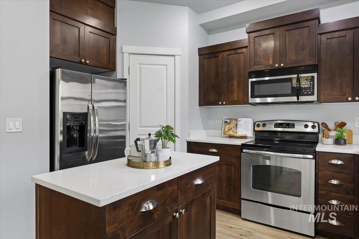 8779 W Pine Valley Ln, Boise, Idaho 83709, 3 Bedrooms, 2.5 Bathrooms, Residential For Sale, Price $350,000, 98968791