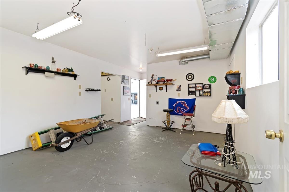 Customer Access from side or front