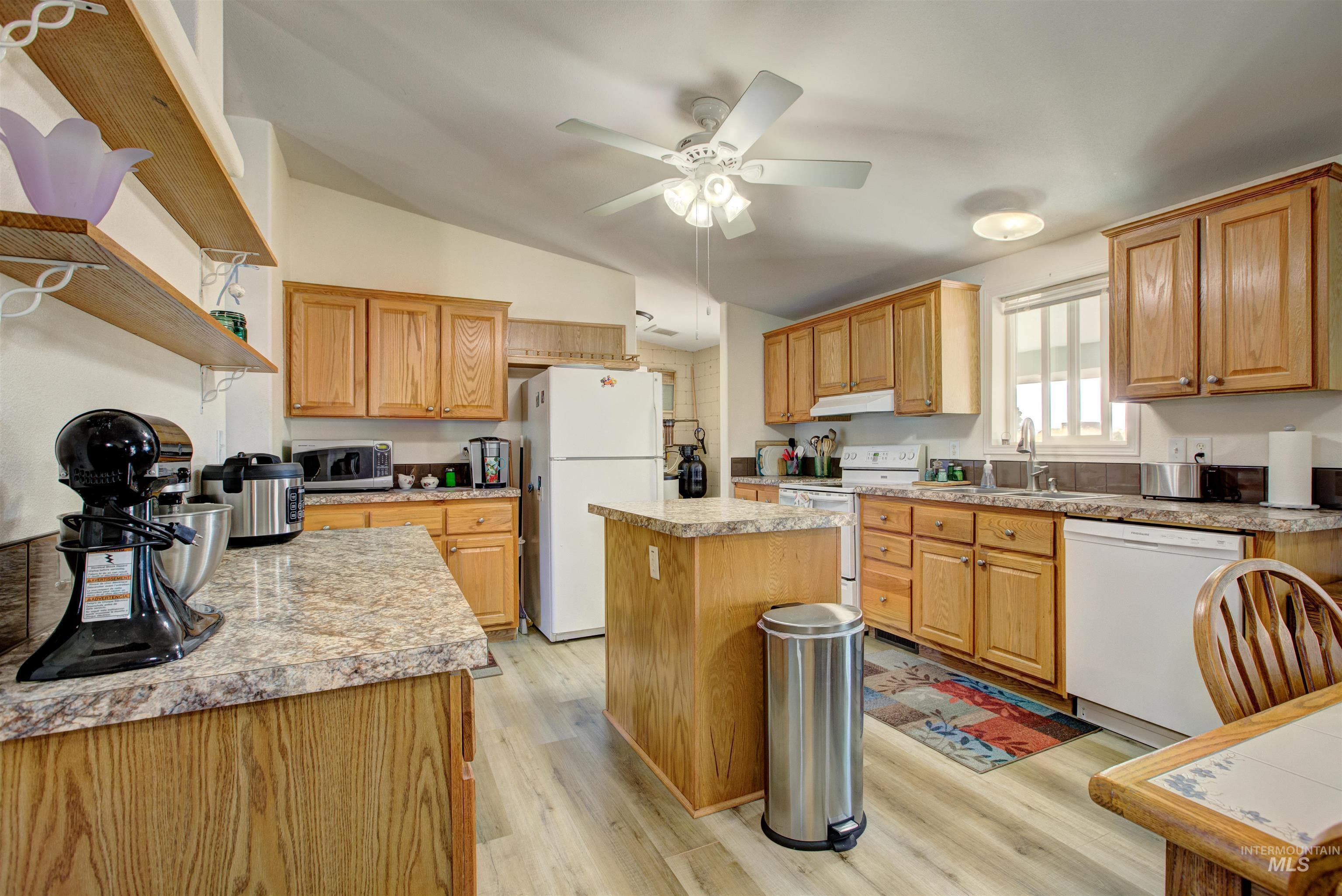 7687 Winter Horses Dr, Middleton, Idaho 83644, 4 Bedrooms, 3 Bathrooms, Residential For Sale, Price $575,000, 98968799