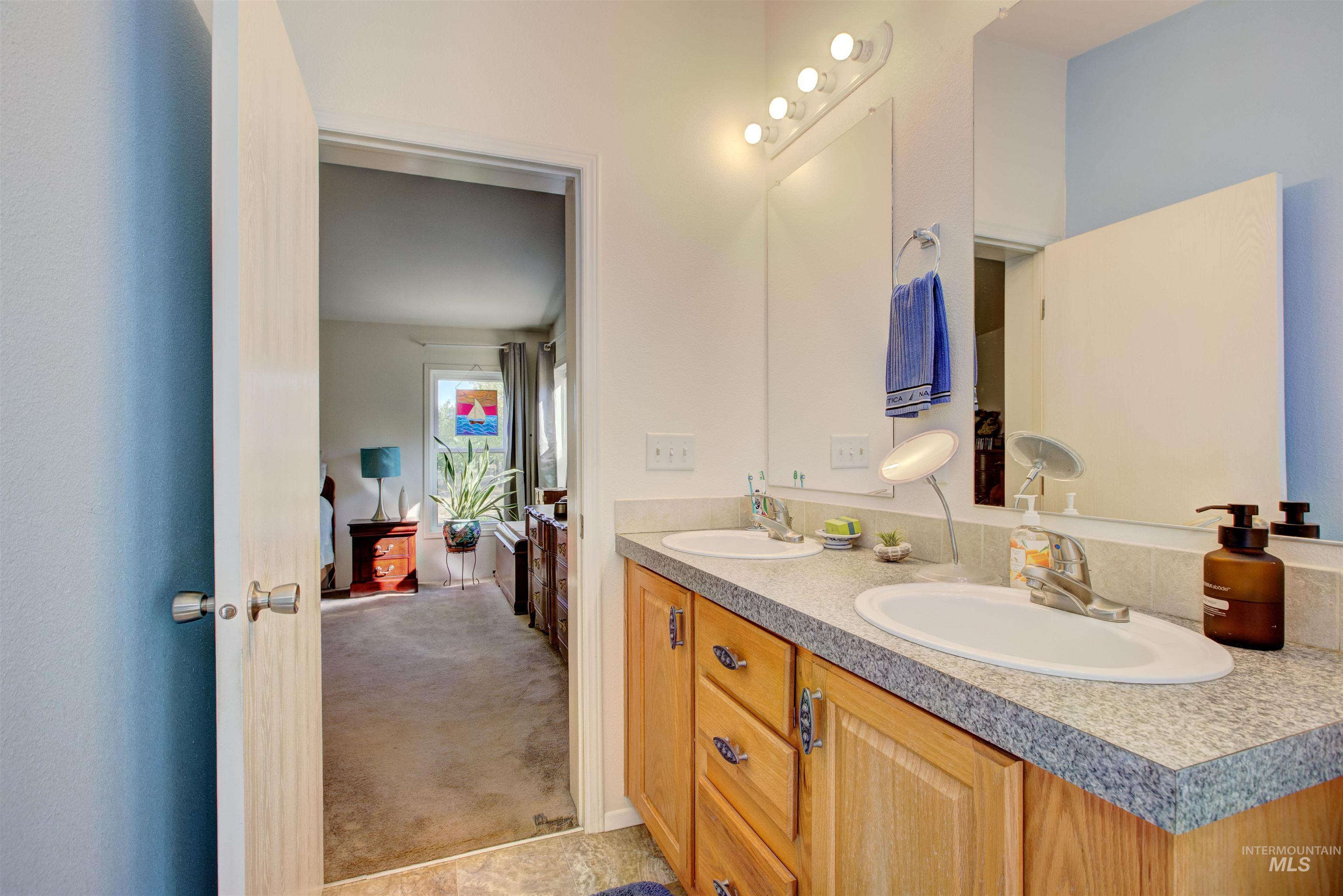 7687 Winter Horses Dr, Middleton, Idaho 83644, 4 Bedrooms, 3 Bathrooms, Residential For Sale, Price $575,000, 98968799