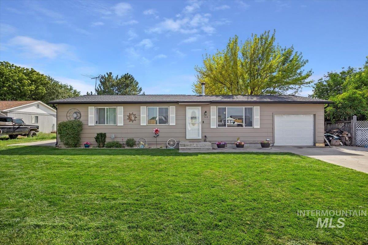 519 Wiseman, Hansen, Idaho 83338, 3 Bedrooms, 1 Bathroom, Residential For Sale, Price $265,000, 98968823
