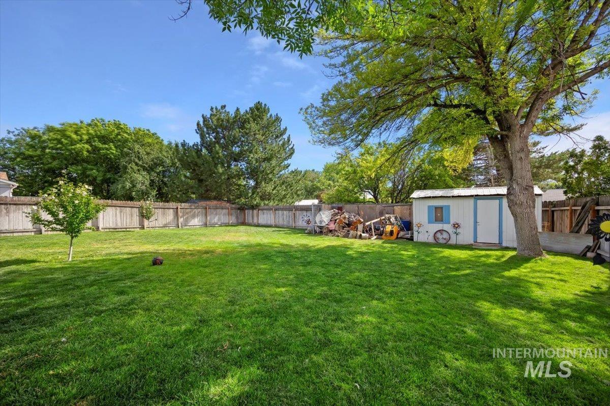 519 Wiseman, Hansen, Idaho 83338, 3 Bedrooms, 1 Bathroom, Residential For Sale, Price $265,000, 98968823