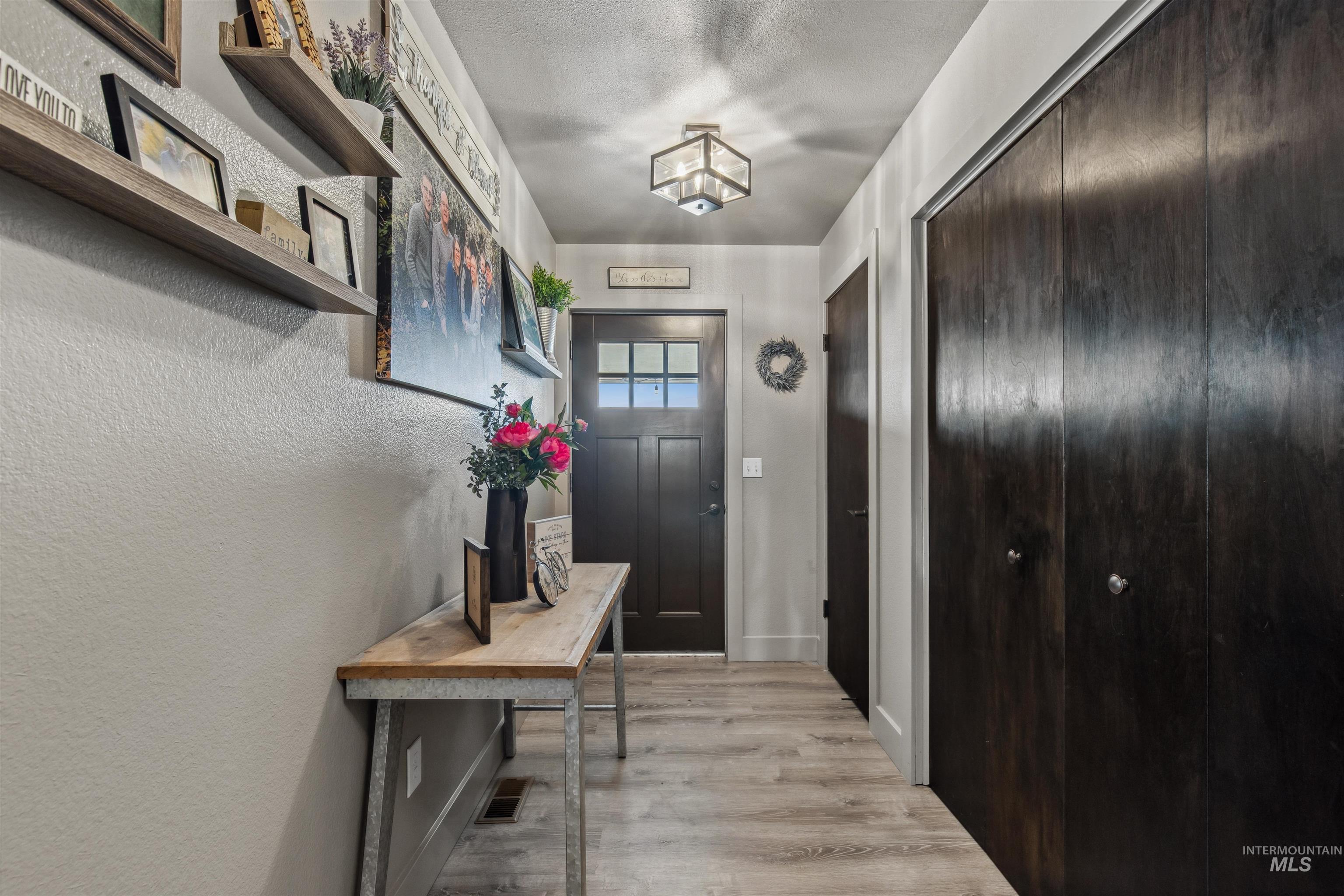 940 Coulter Ln, Clarkston, Washington 99403, 3 Bedrooms, 3 Bathrooms, Residential For Sale, Price $589,000, 98968828