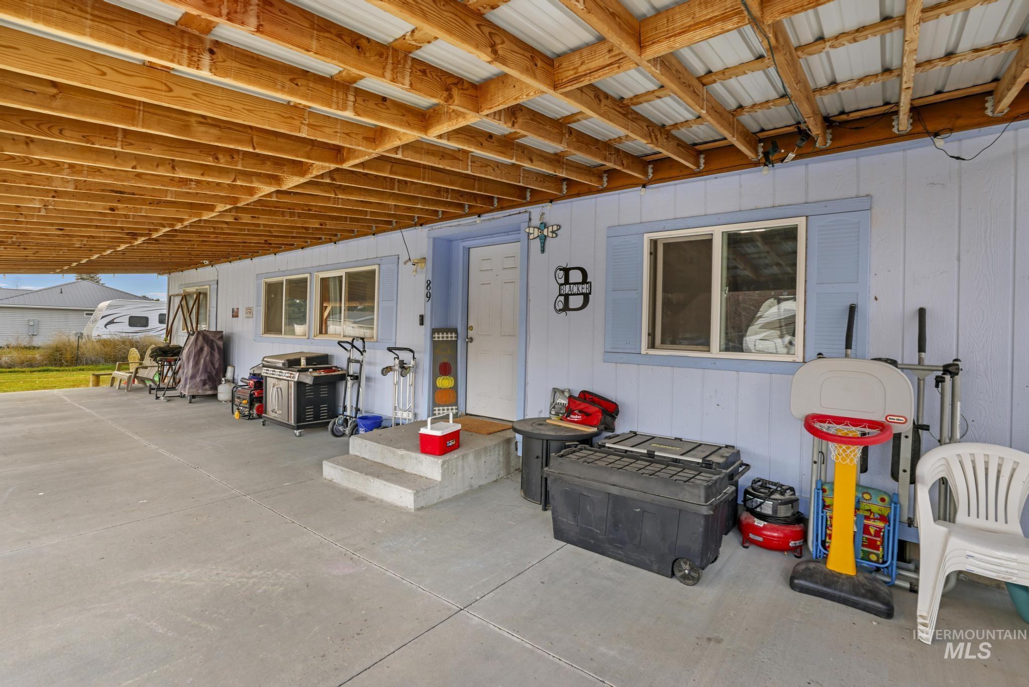 89 S 860 Road West, Paul, Idaho 83347-0000, 3 Bedrooms, 2 Bathrooms, Residential For Sale, Price $340,000, 98968839