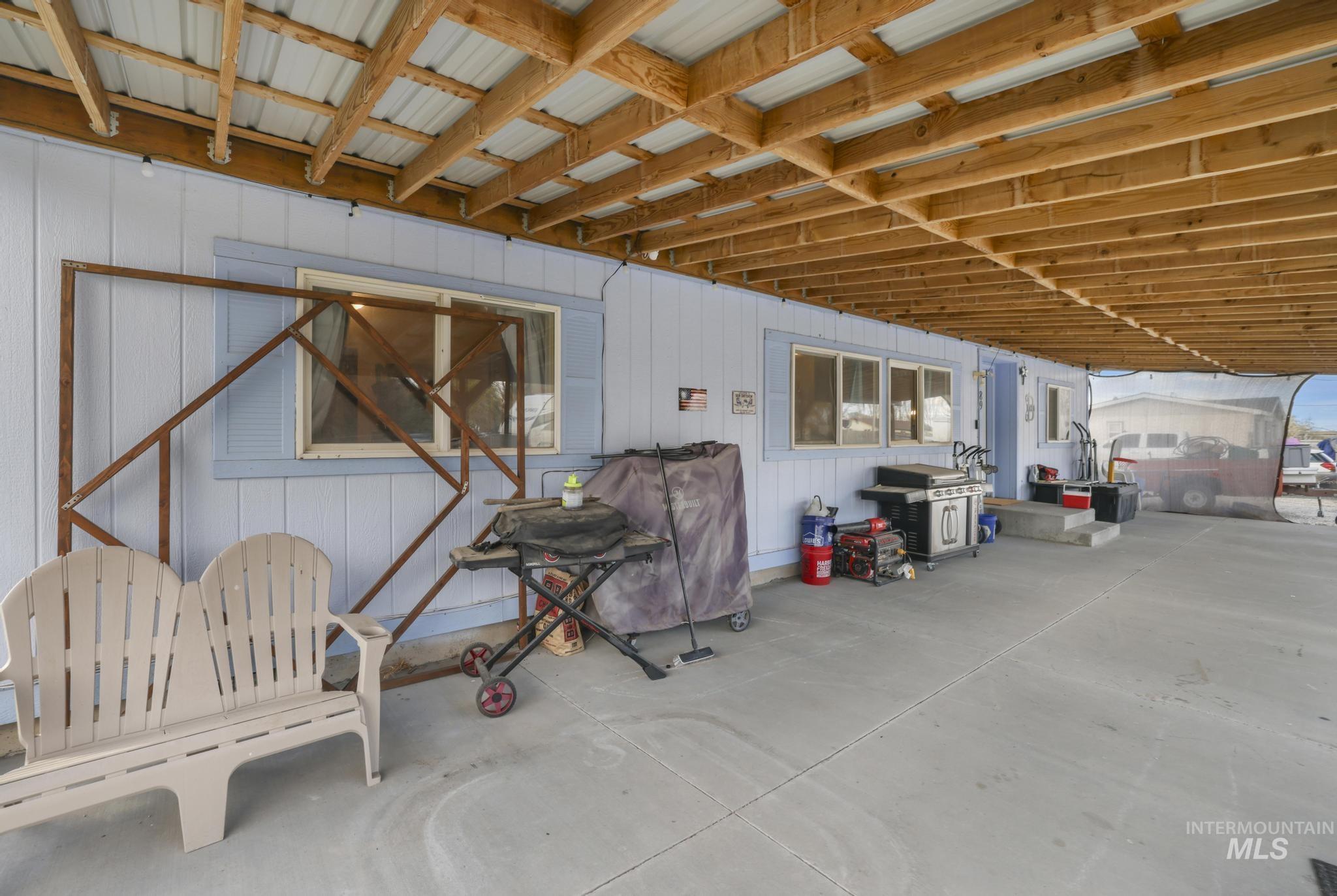 89 S 860 Road West, Paul, Idaho 83347-0000, 3 Bedrooms, 2 Bathrooms, Residential For Sale, Price $340,000, 98968839