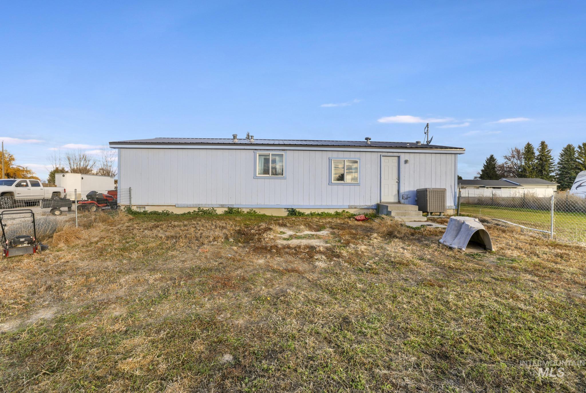 89 S 860 Road West, Paul, Idaho 83347-0000, 3 Bedrooms, 2 Bathrooms, Residential For Sale, Price $340,000, 98968839