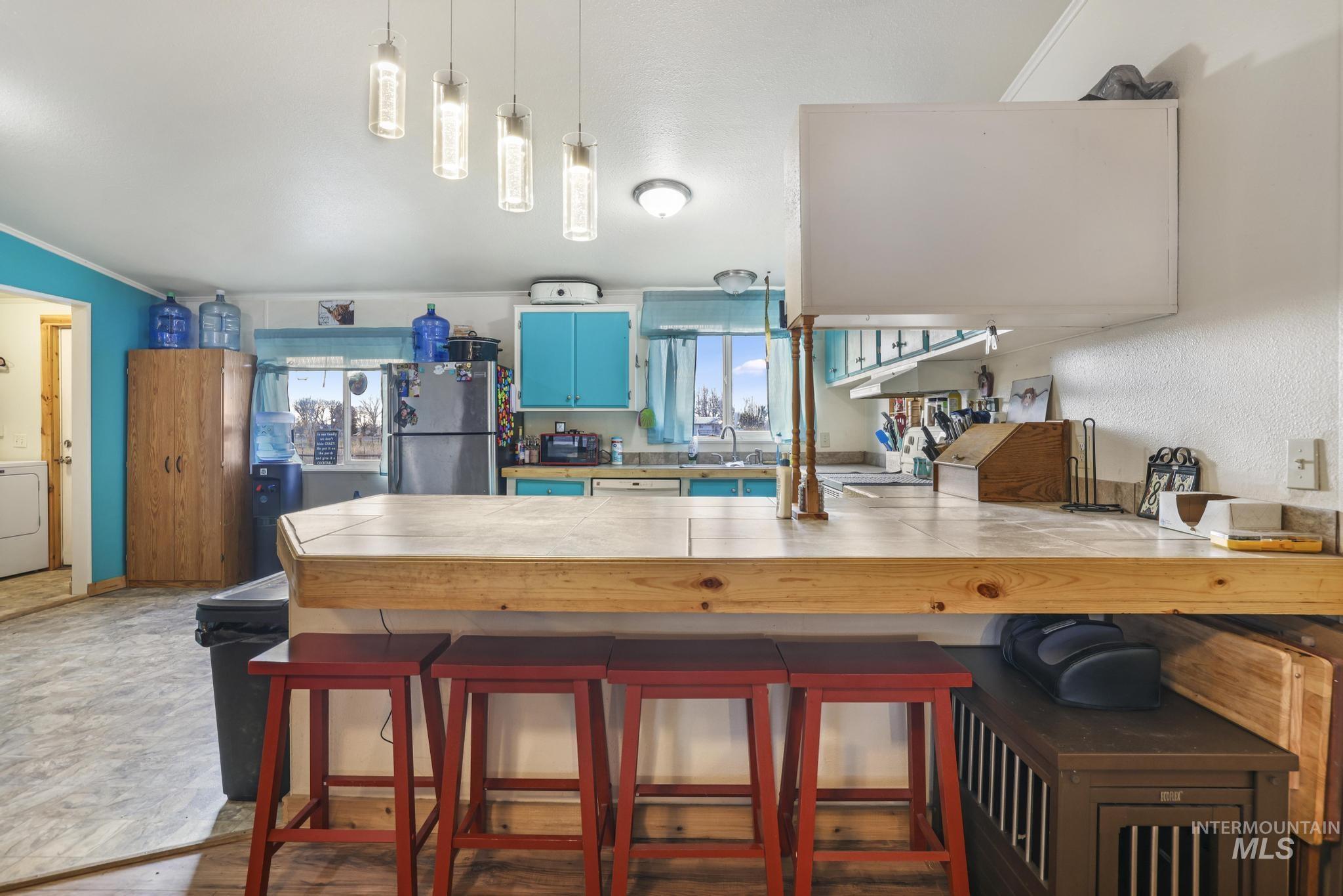 89 S 860 Road West, Paul, Idaho 83347-0000, 3 Bedrooms, 2 Bathrooms, Residential For Sale, Price $340,000, 98968839