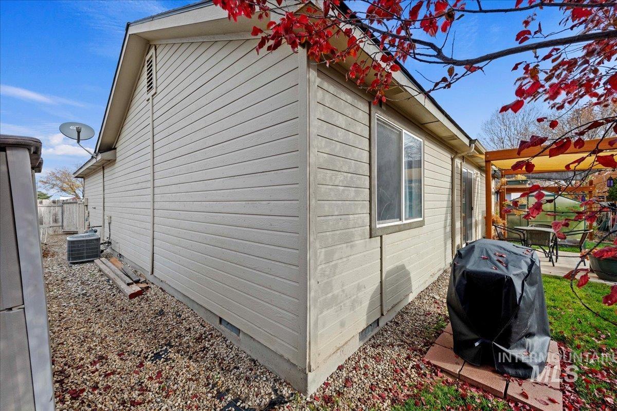 1393 W Topanga Ct, Kuna, Idaho 83634, 3 Bedrooms, 2 Bathrooms, Residential For Sale, Price $330,000, 98968840