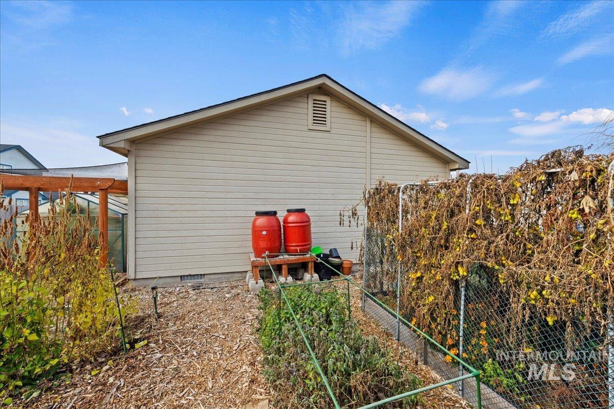 1393 W Topanga Ct, Kuna, Idaho 83634, 3 Bedrooms, 2 Bathrooms, Residential For Sale, Price $330,000, 98968840