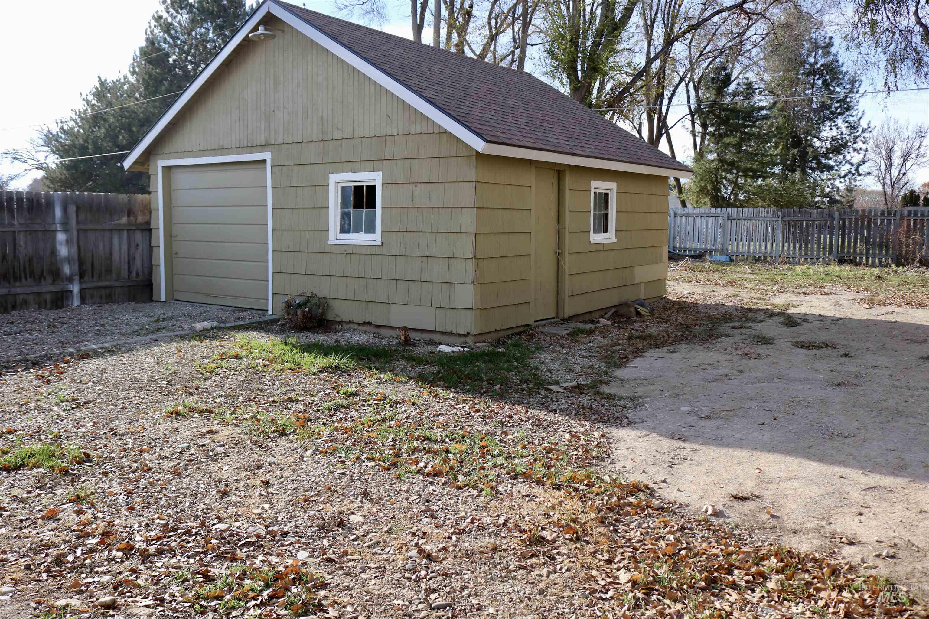 415 Mason, Nampa, Idaho 83686, 3 Bedrooms, 1.5 Bathrooms, Residential For Sale, Price $334,000, 98968848