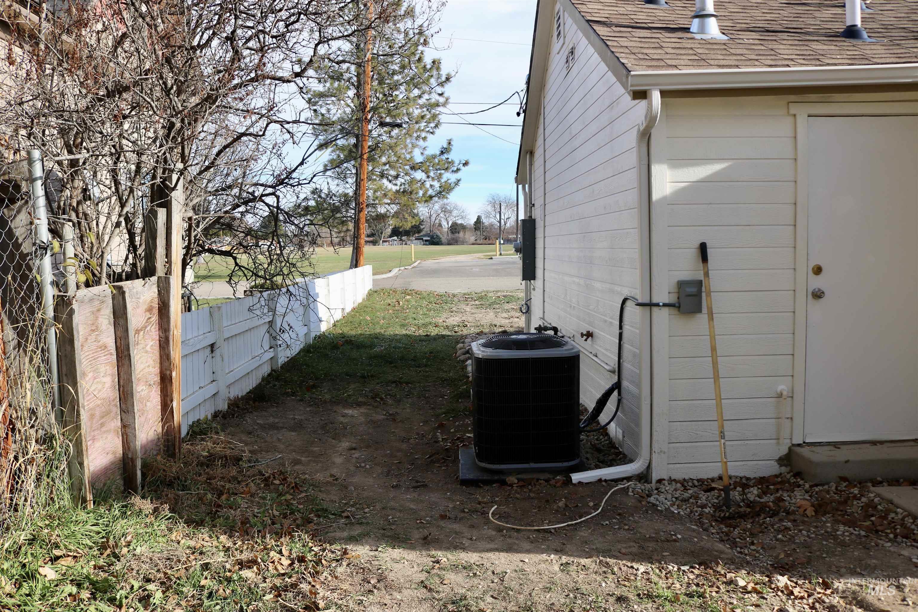 415 Mason, Nampa, Idaho 83686, 3 Bedrooms, 1.5 Bathrooms, Residential For Sale, Price $334,000, 98968848