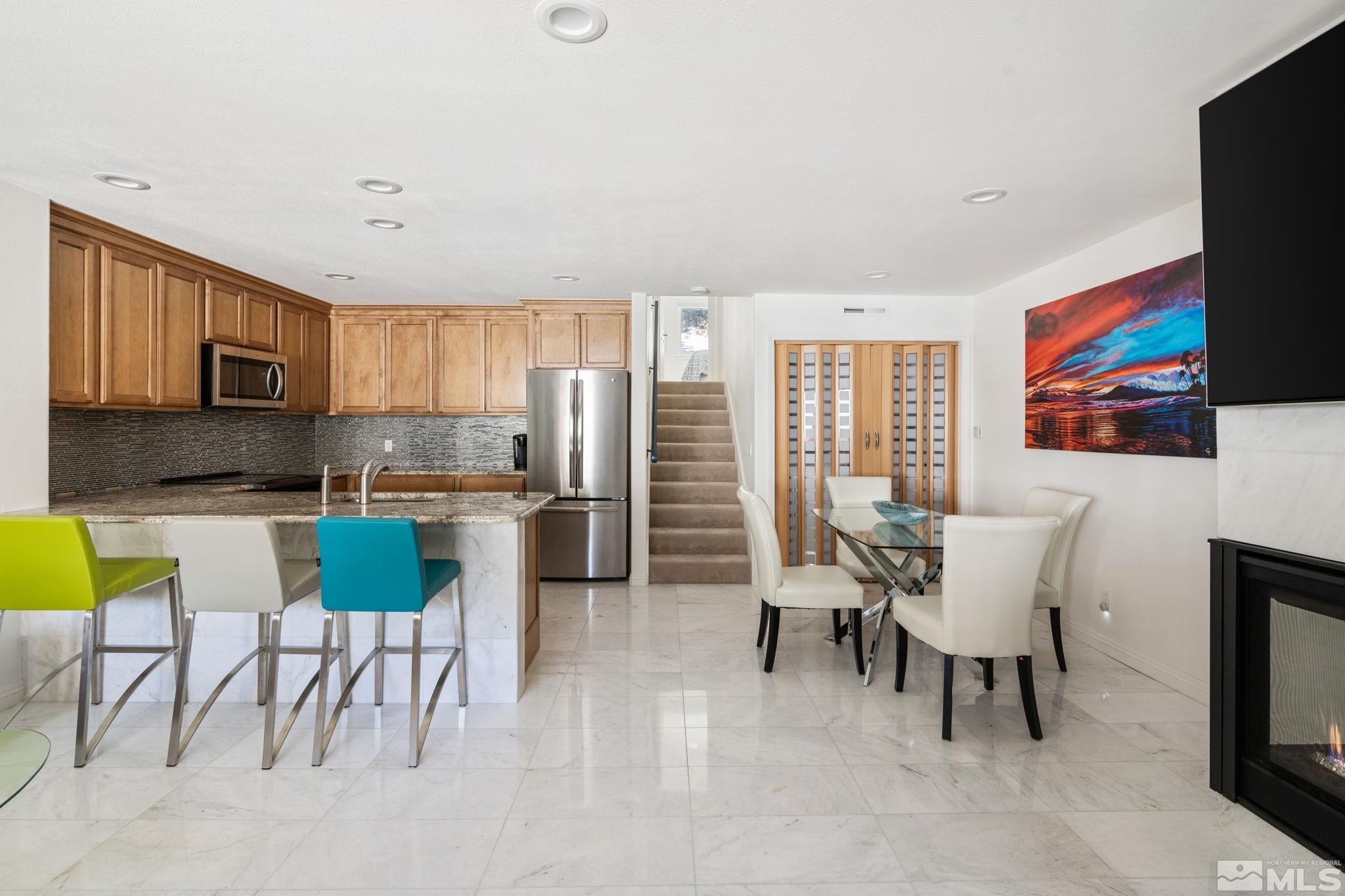Photo #4: 230003538 Listing 