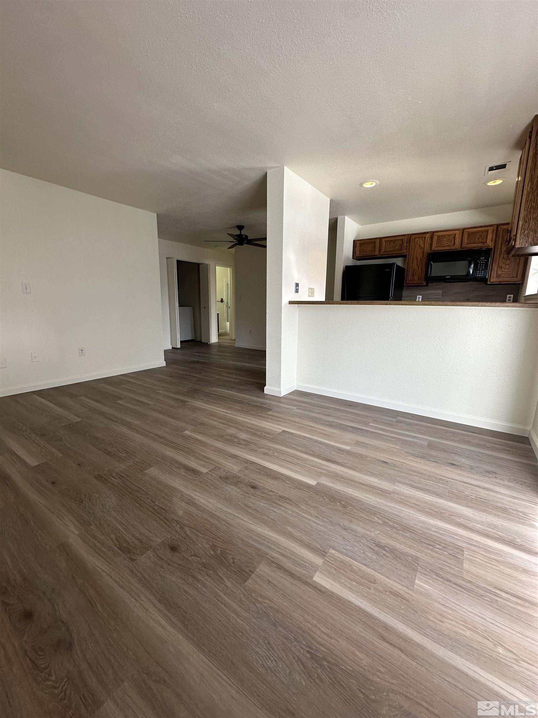 Photo #2: 230010155 Listing 
