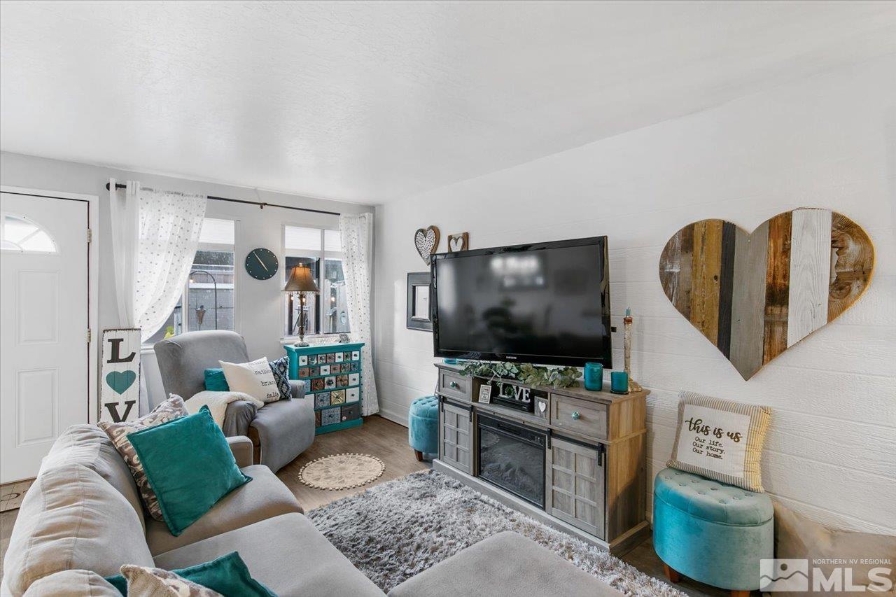 Photo #6: 230012347 Listing 
