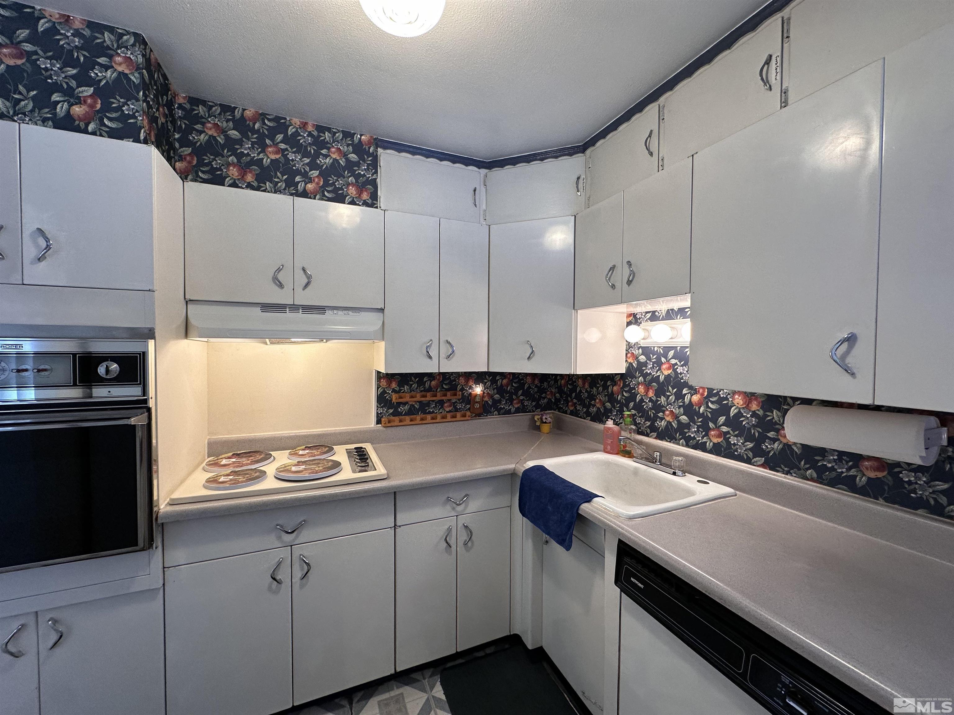 Photo #6: 230012583 Listing 