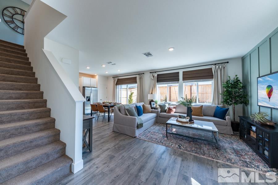 Photo #2: 230013602 Listing 