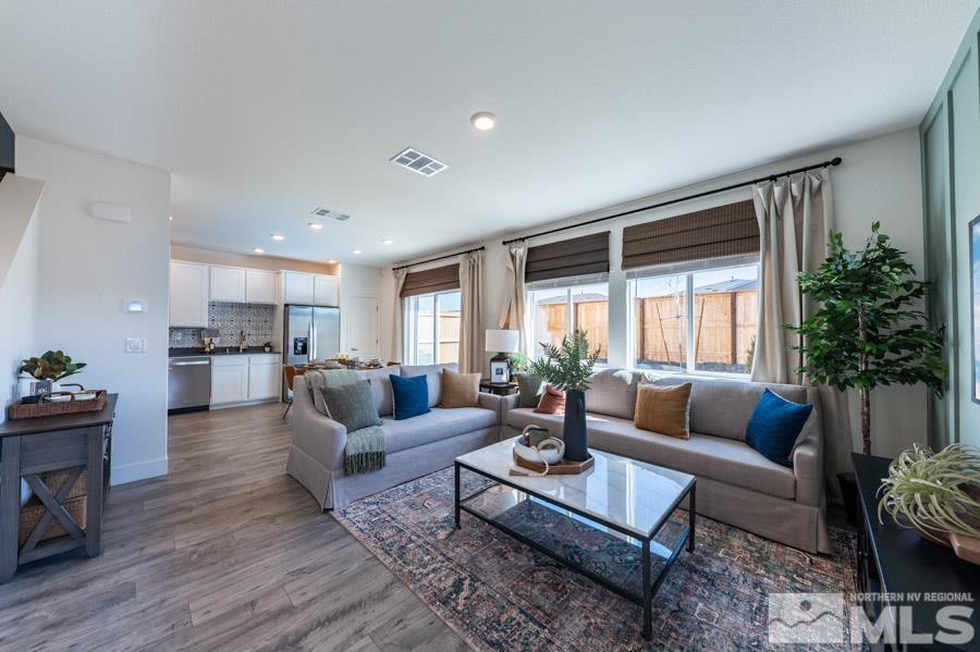 Photo #3: 230013602 Listing 