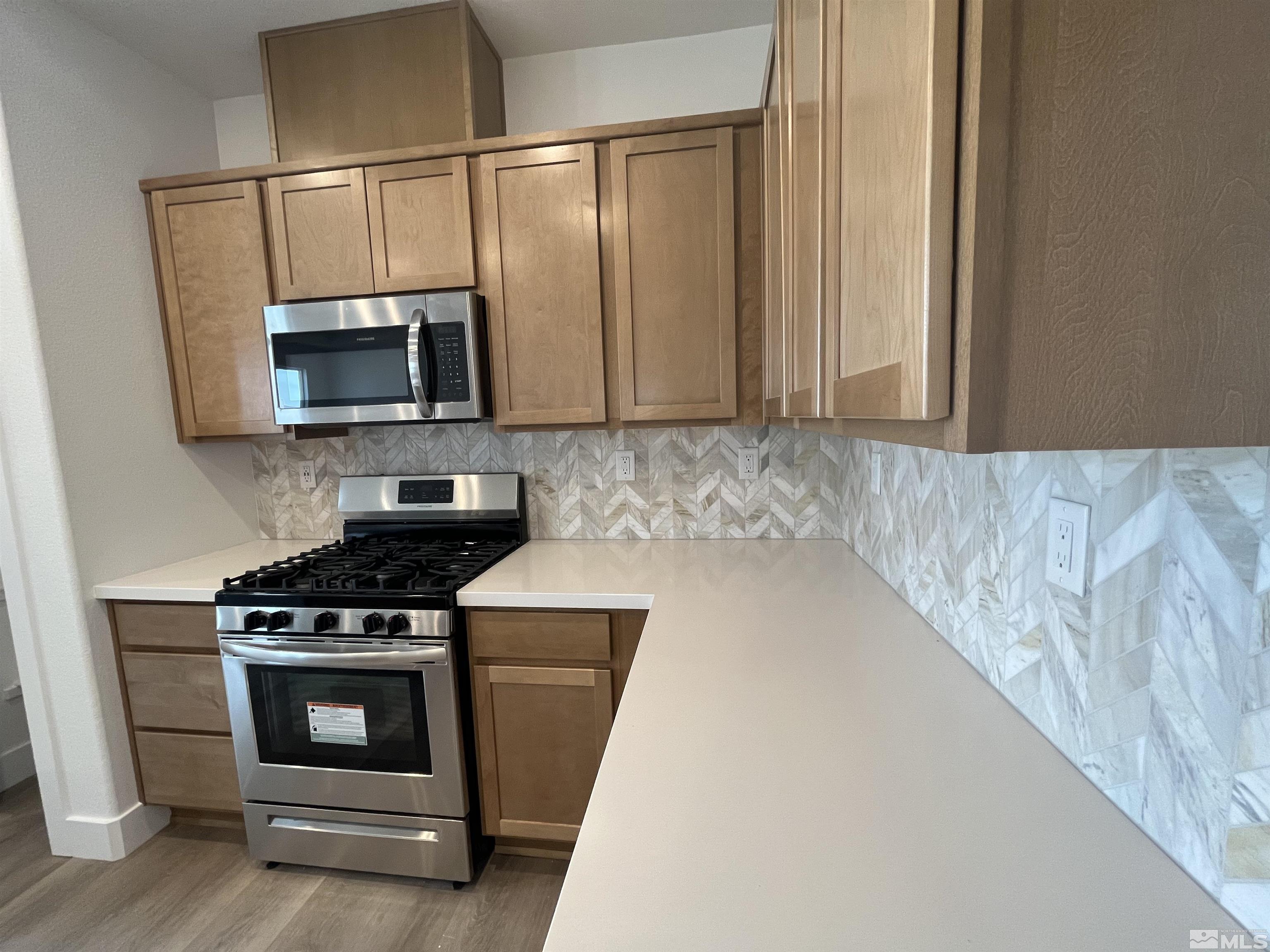 Photo #4: 240001185 Listing 