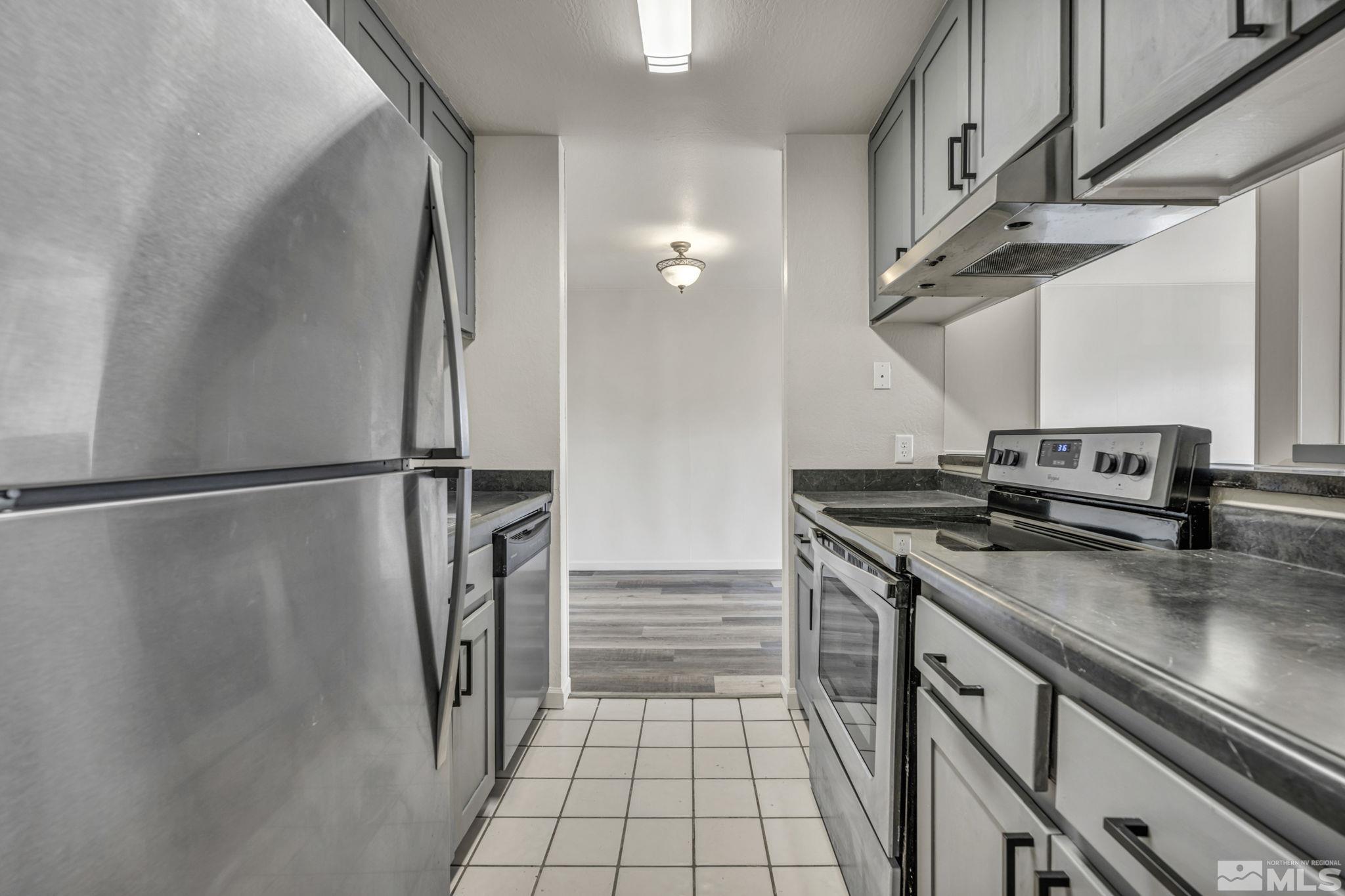 Photo #4: 240001728 Listing 