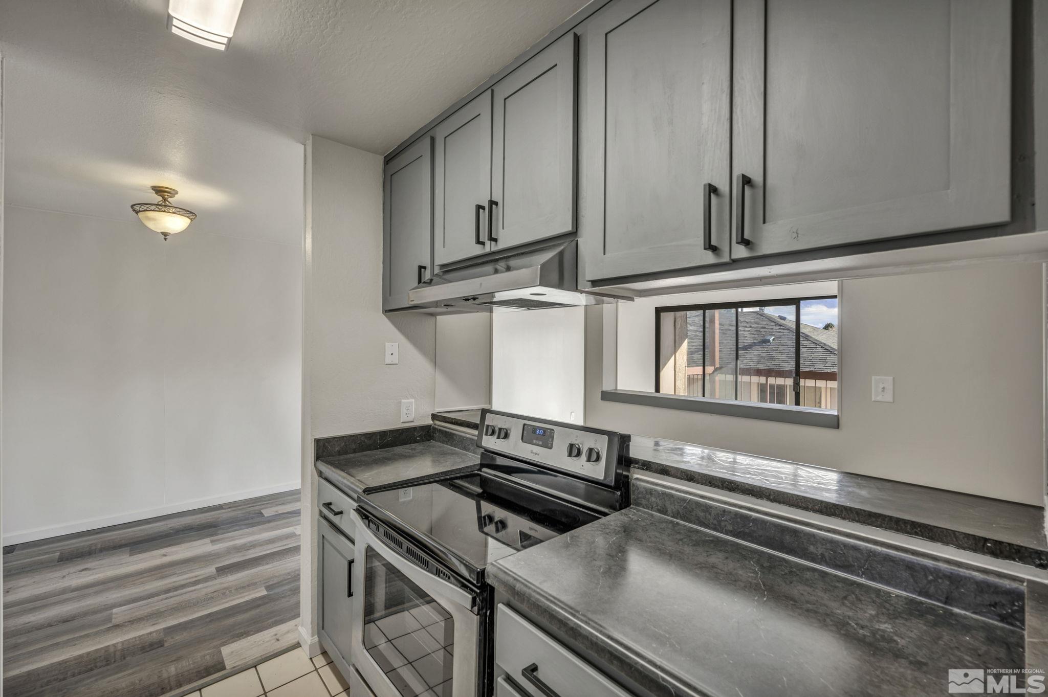 Photo #5: 240001728 Listing 