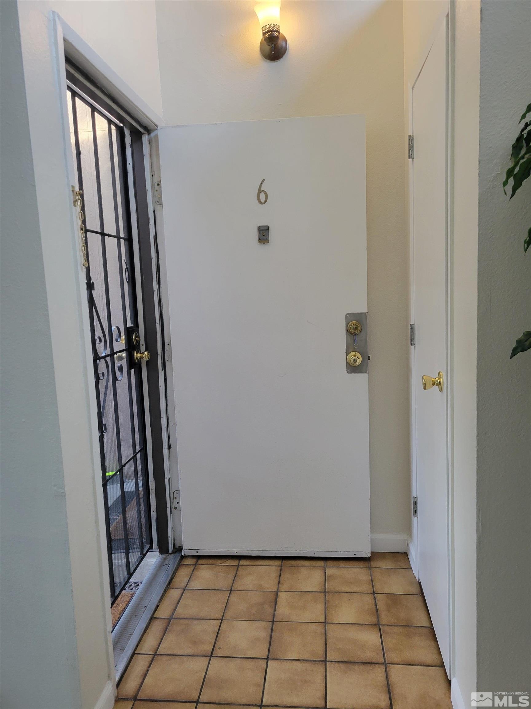 Photo #3: 240002119 Listing 
