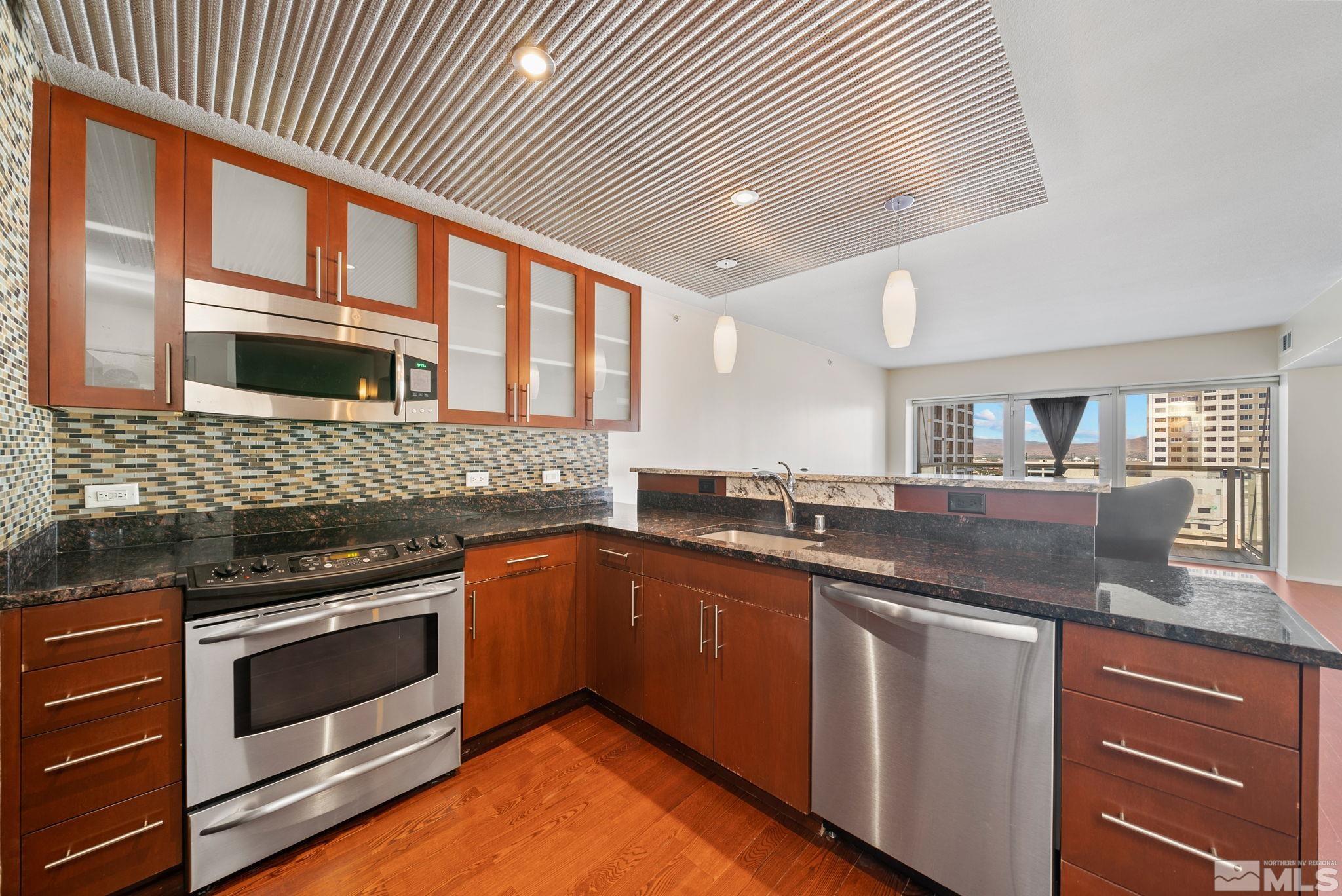 Photo #4: 240002225 Listing 