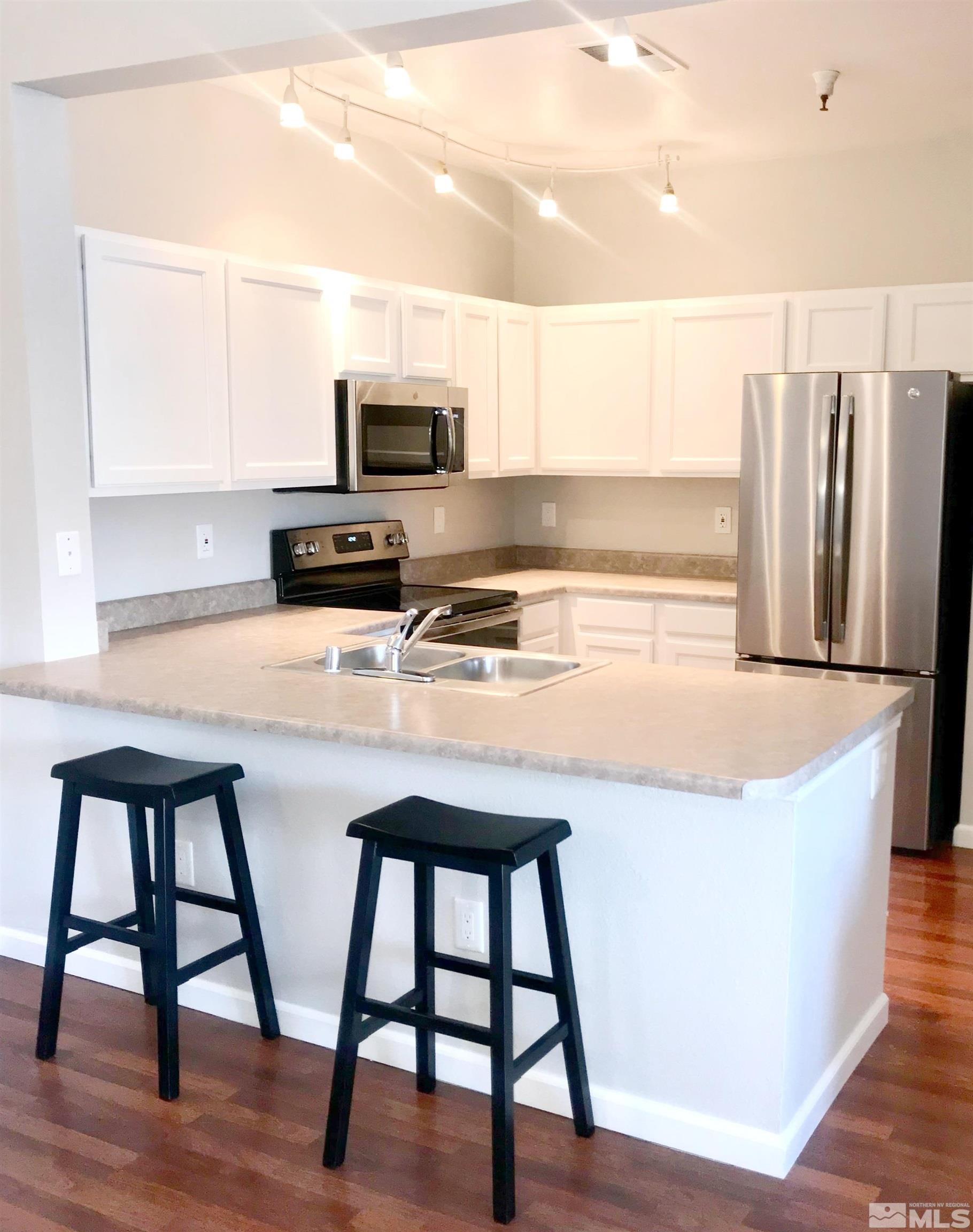 Photo #3: 240003208 Listing 