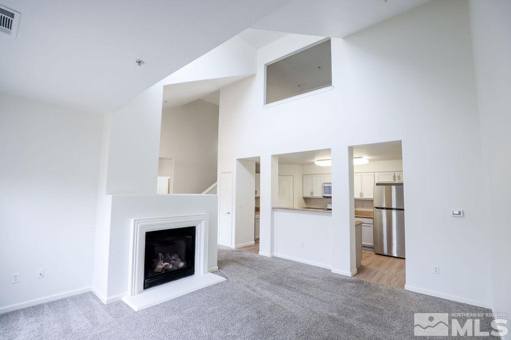 Photo #4: 240003615 Listing 