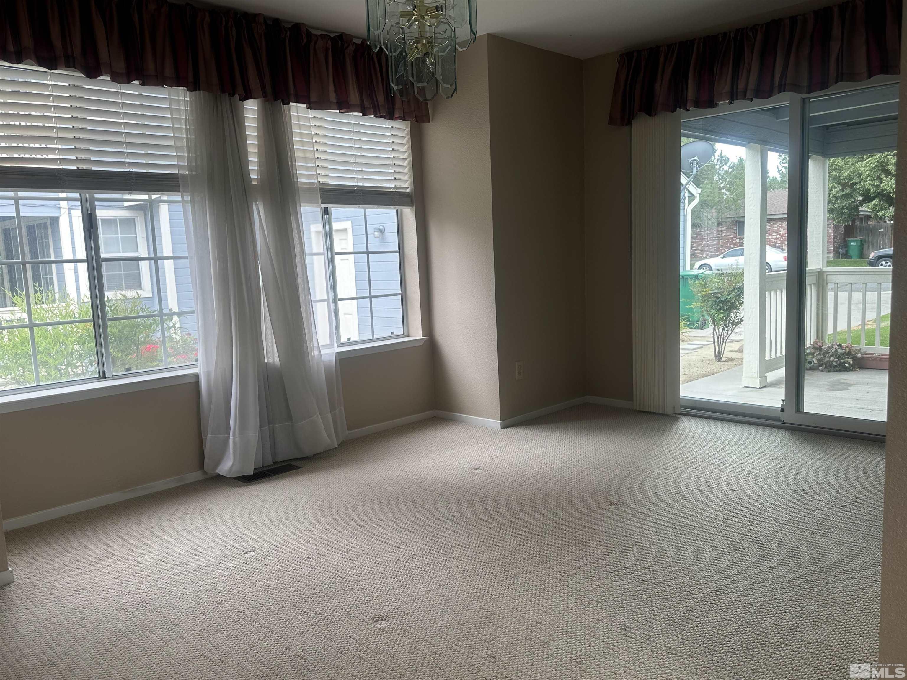 Photo #5: 240004371 Listing 
