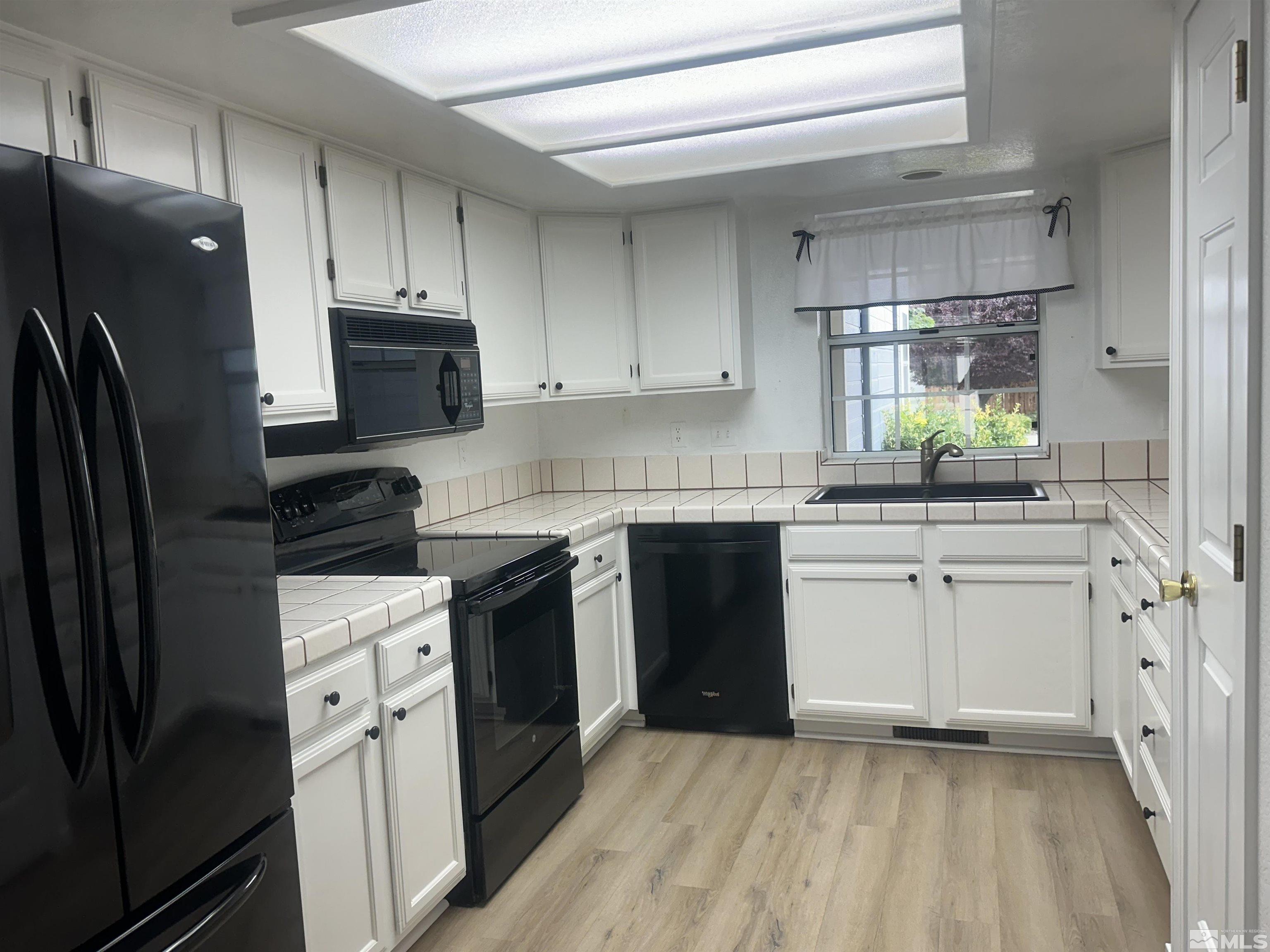 Photo #6: 240004371 Listing 