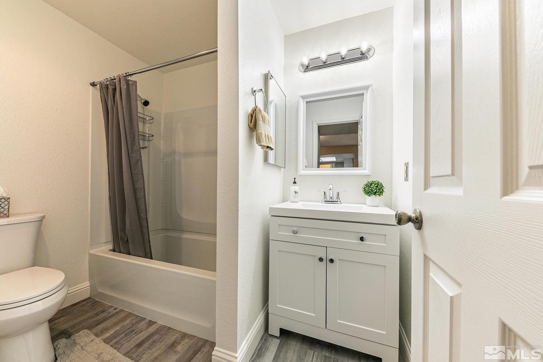 Photo #3: 240004613 Listing 