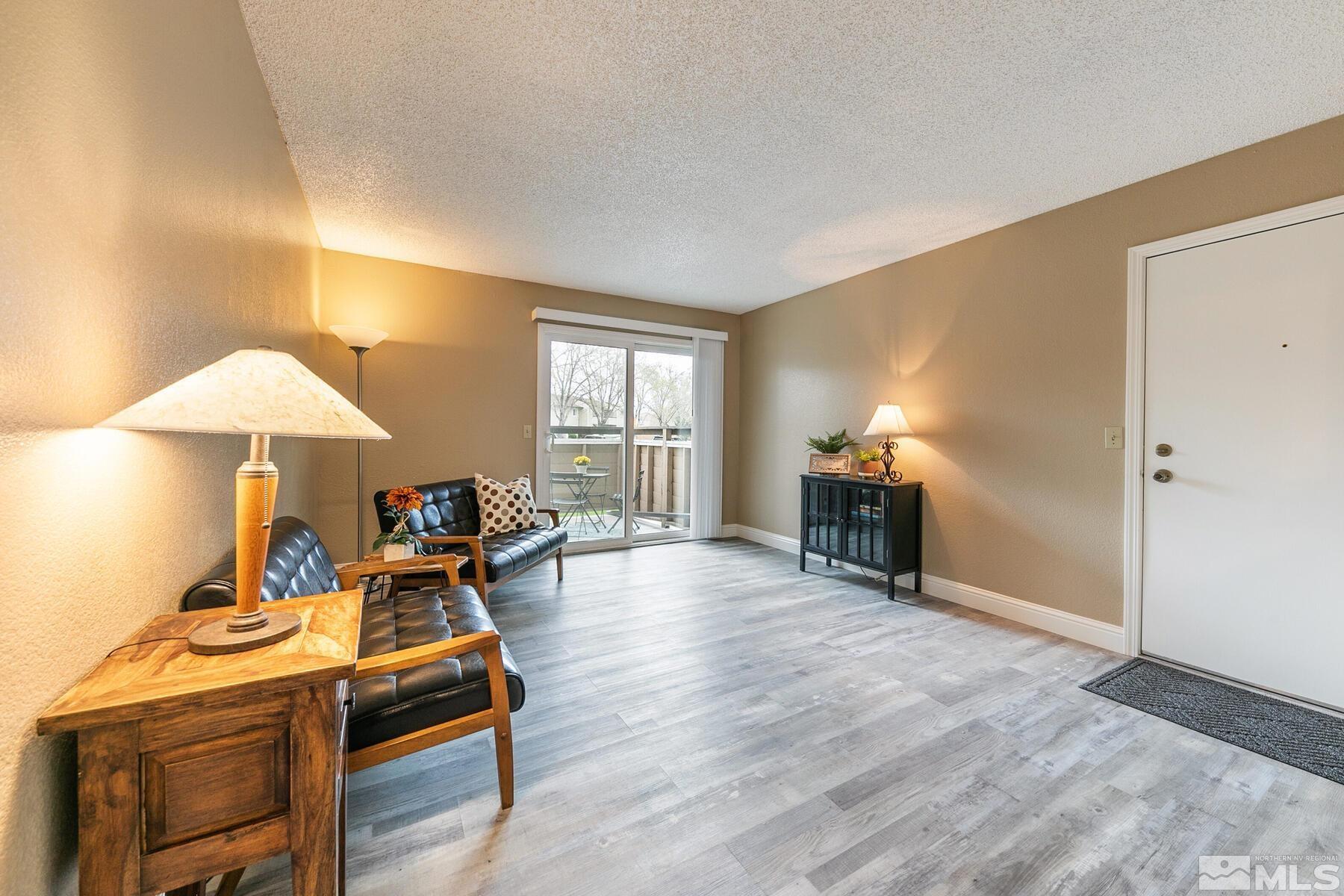 Photo #6: 240004613 Listing 