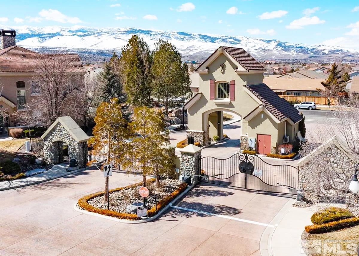 Photo #2: 240004671 Listing 