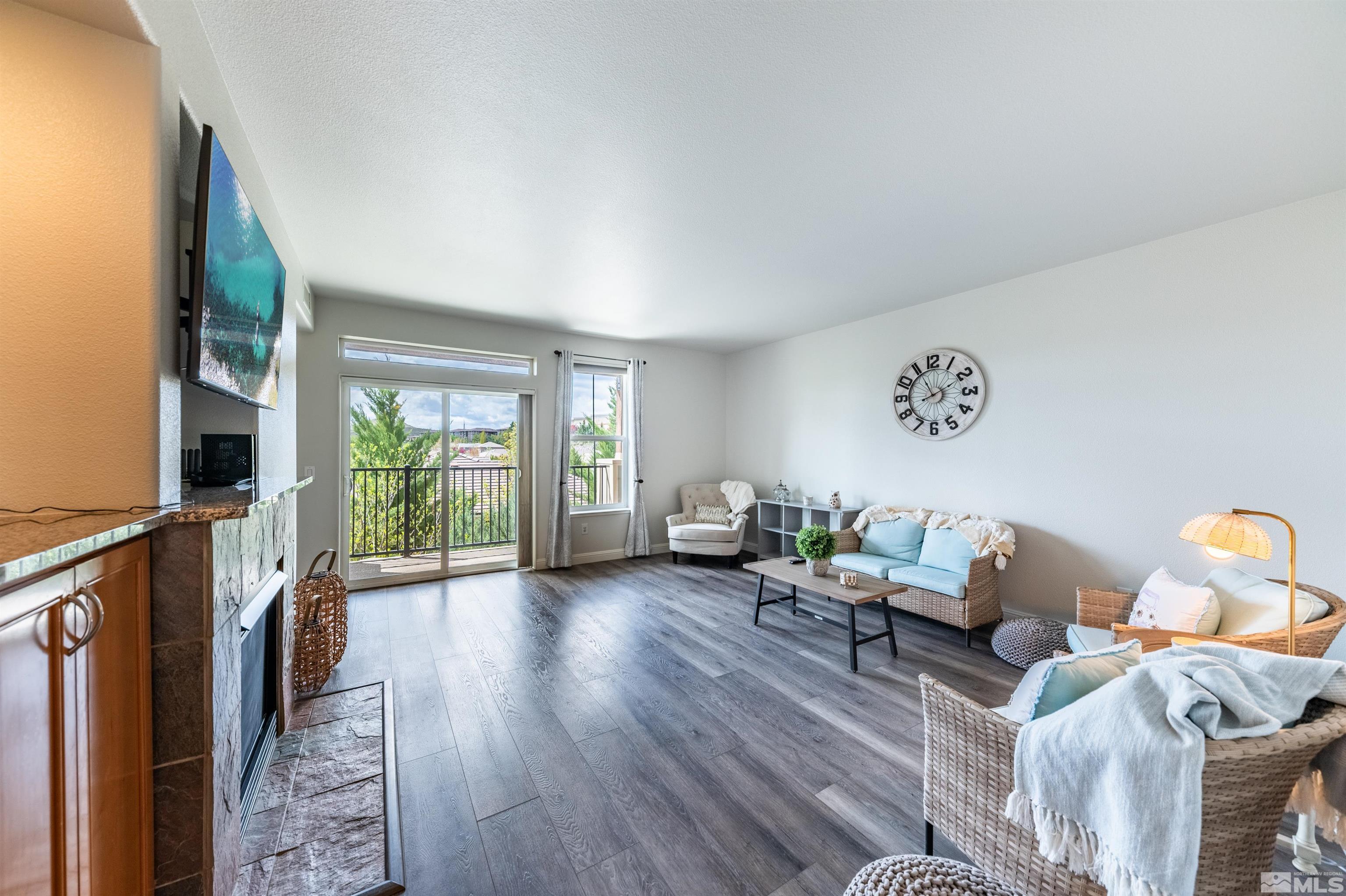 Photo #5: 240004682 Listing 
