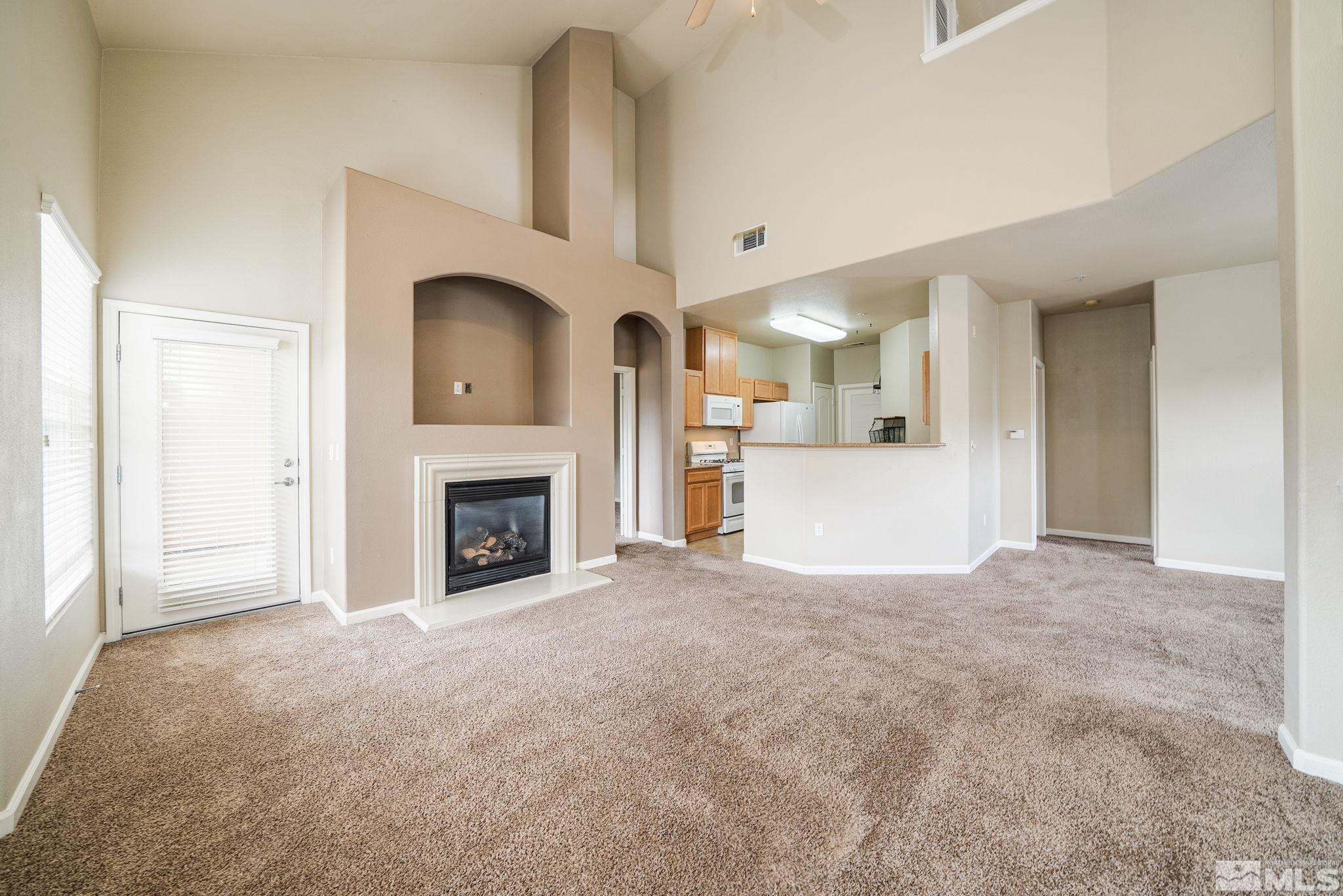 Photo #4: 240004688 Listing 