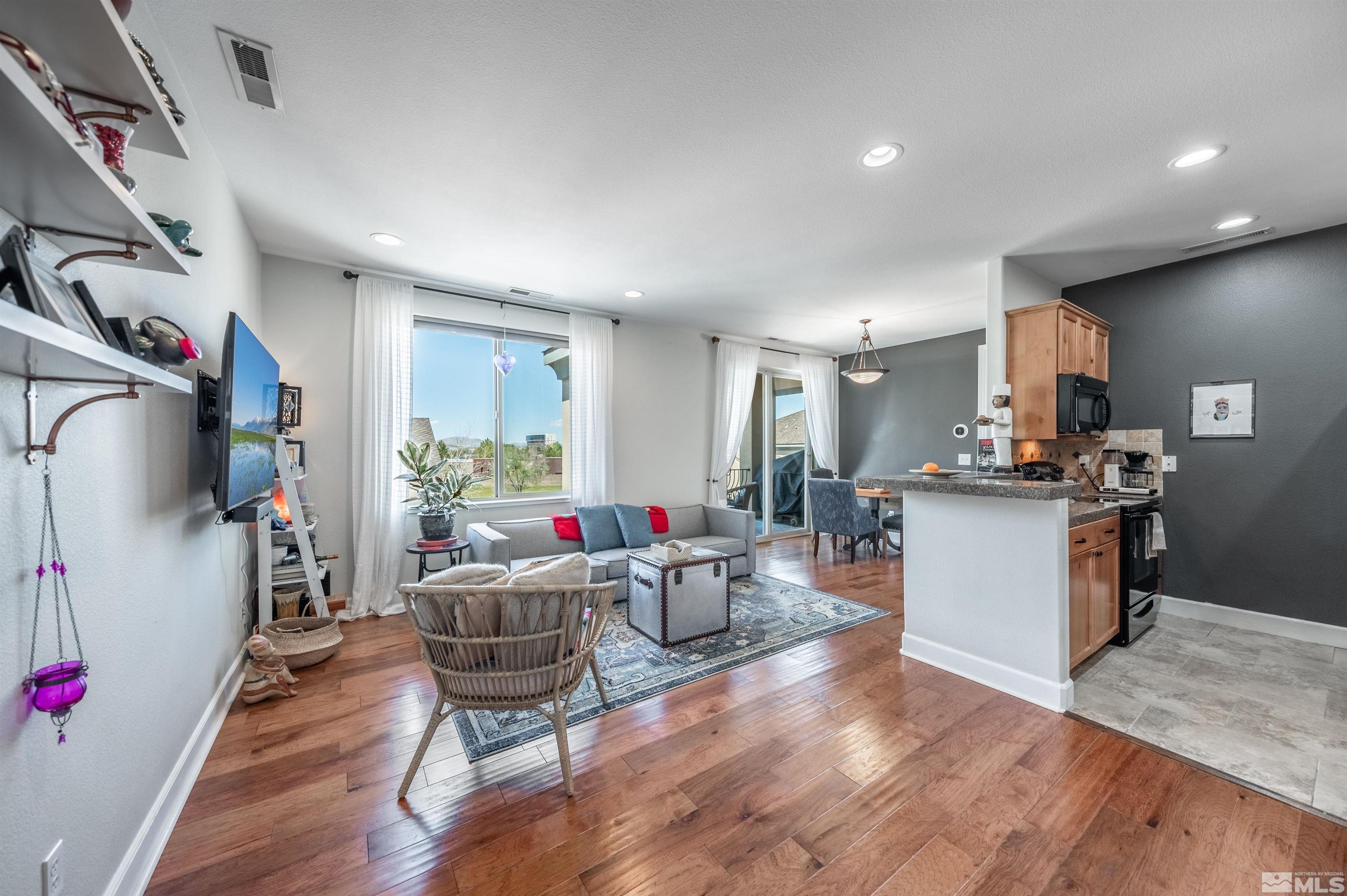 Photo #6: 240004805 Listing 