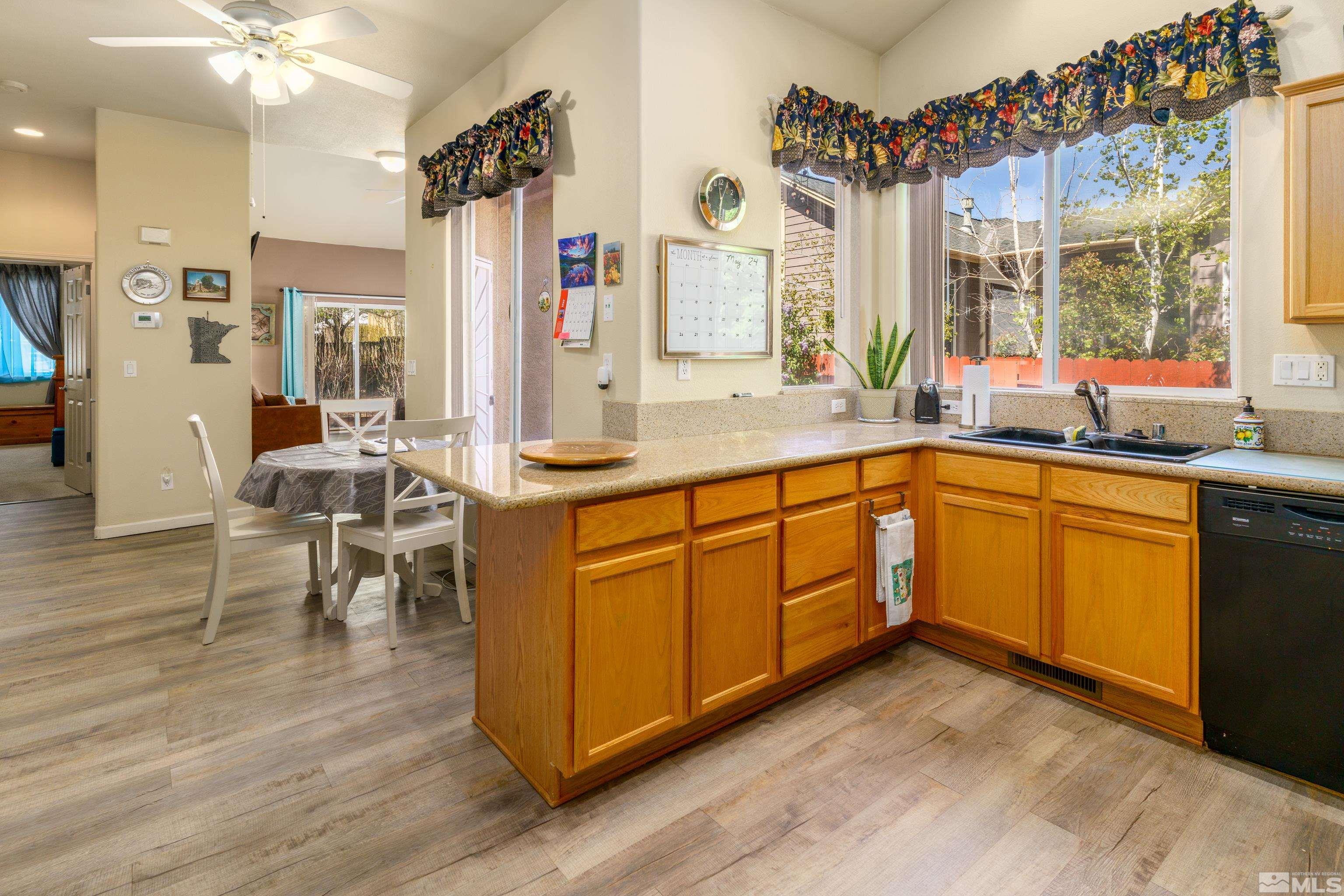 Photo #5: 240004819 Listing 