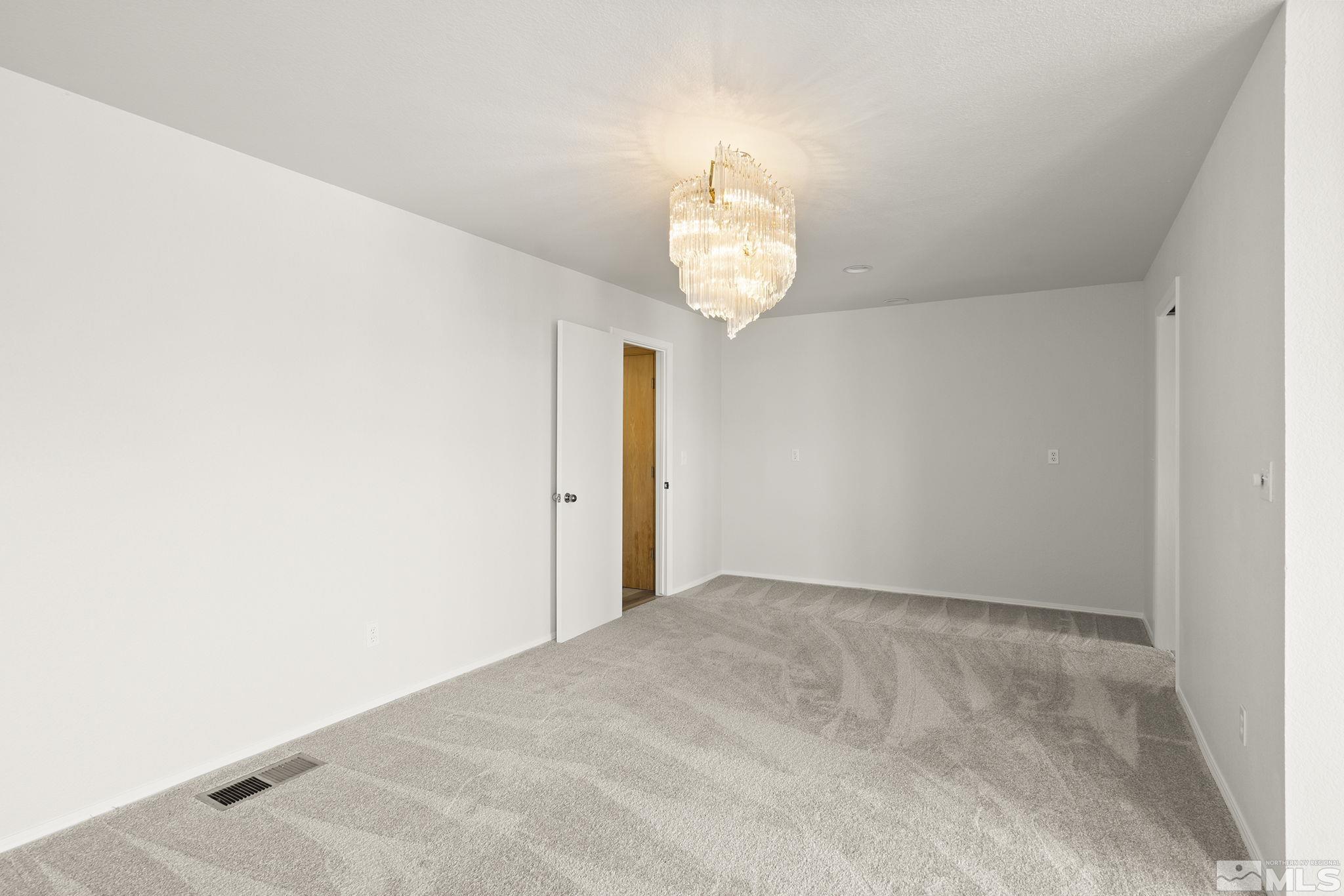 Photo #6: 240004906 Listing 