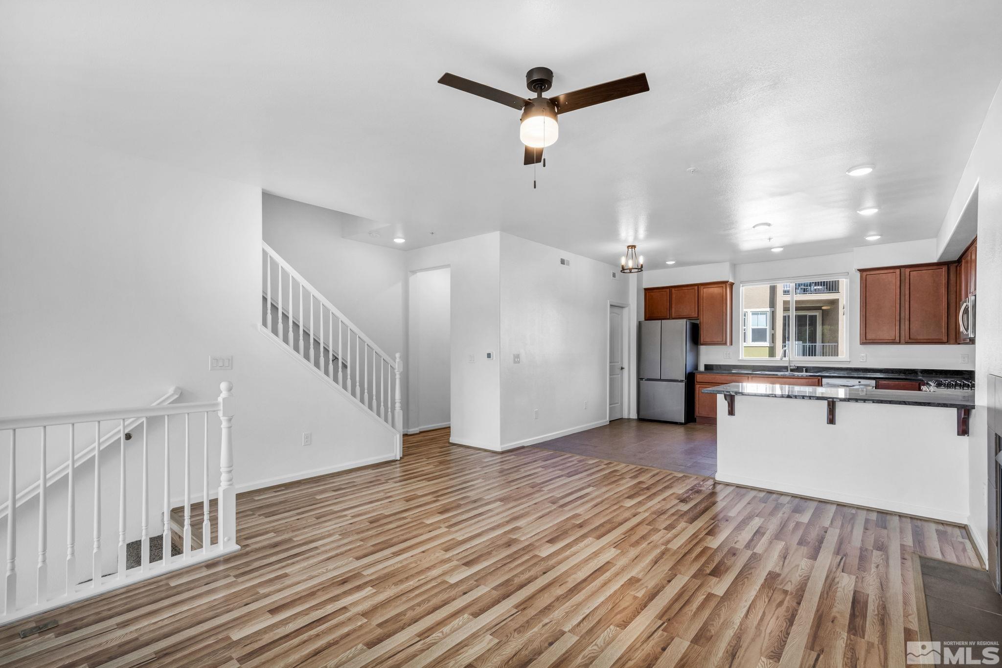 Photo #6: 240004907 Listing 