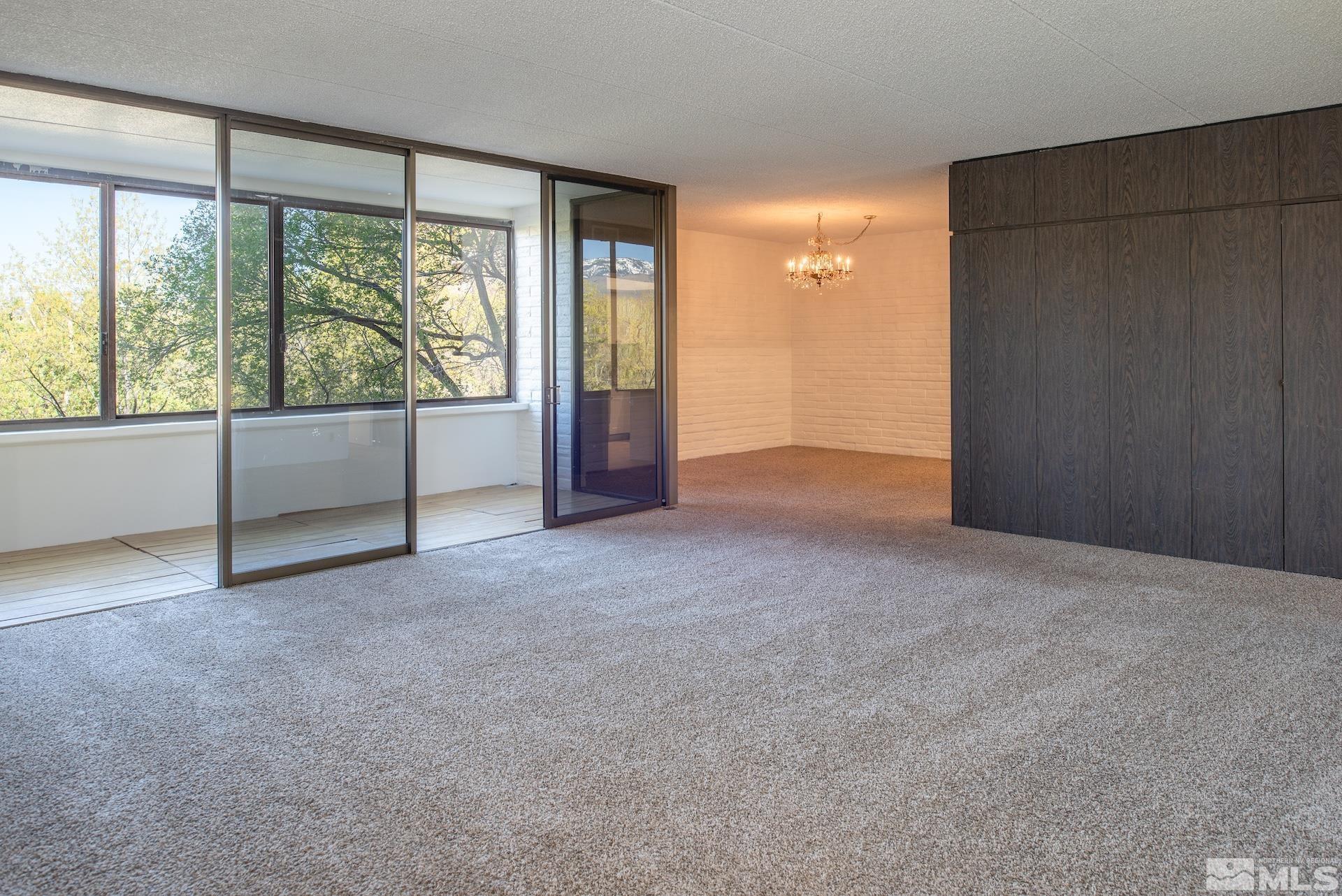 Photo #2: 240004917 Listing 