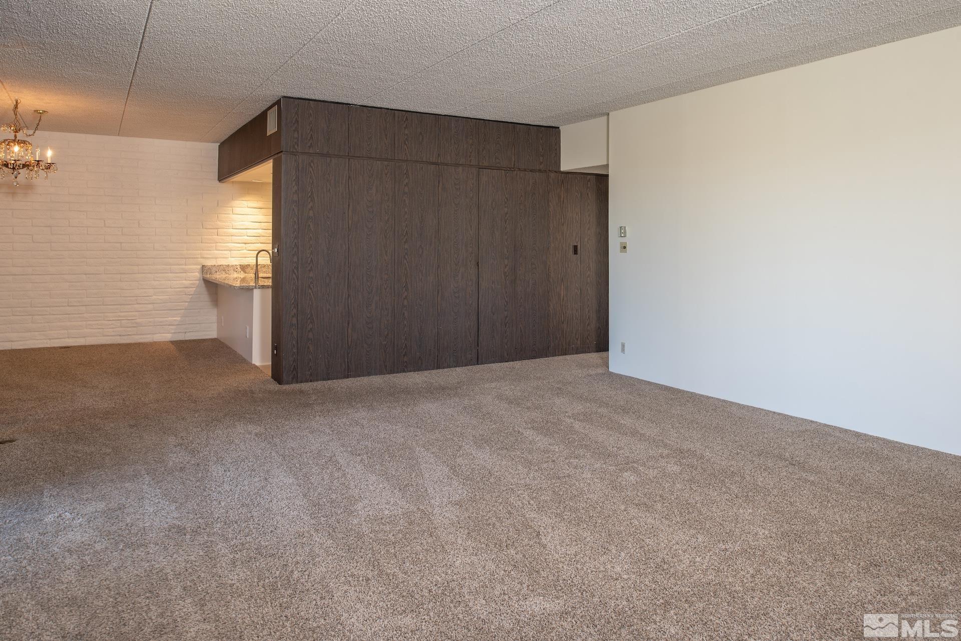 Photo #4: 240004917 Listing 