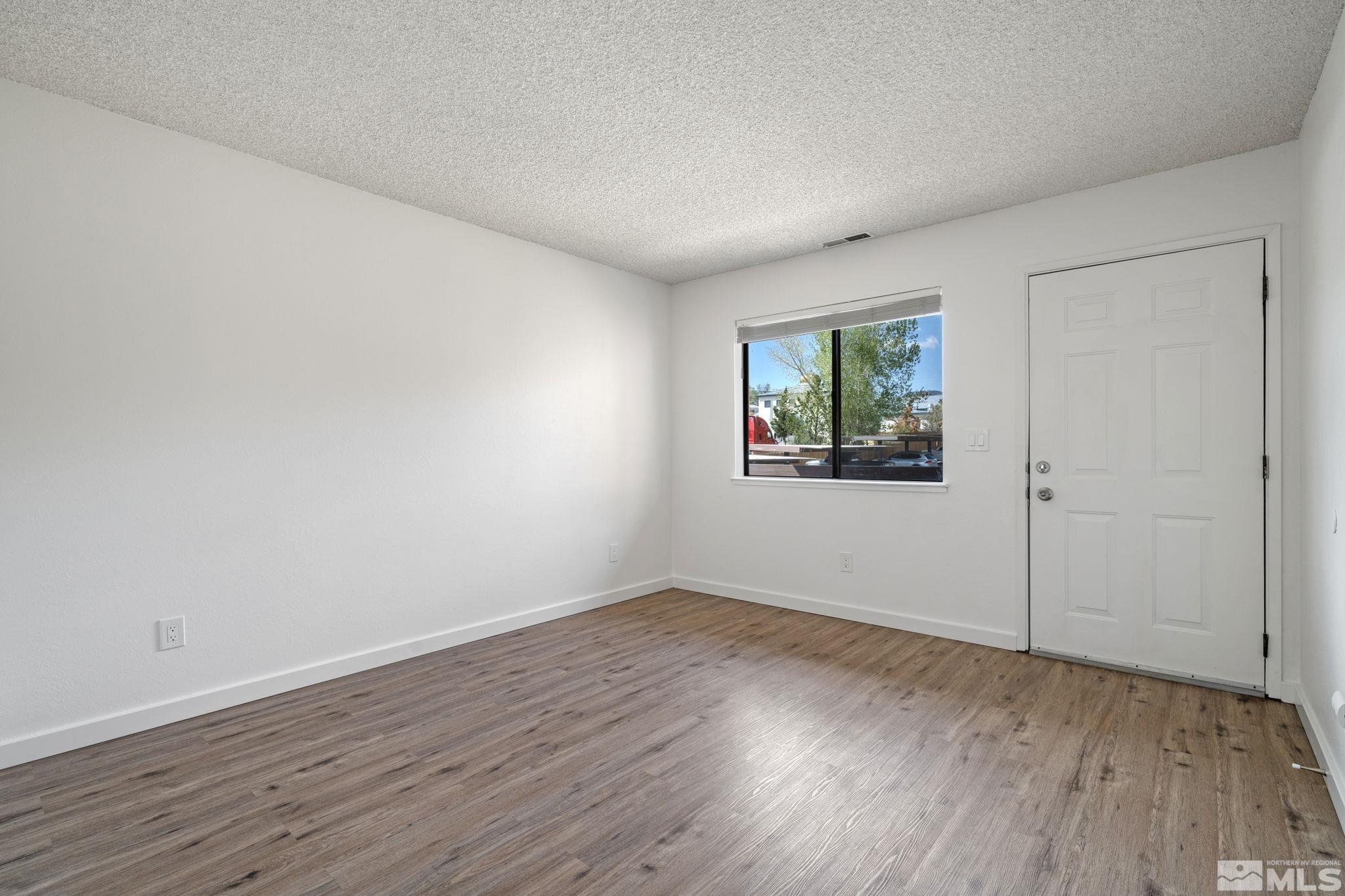 Photo #6: 240005010 Listing 