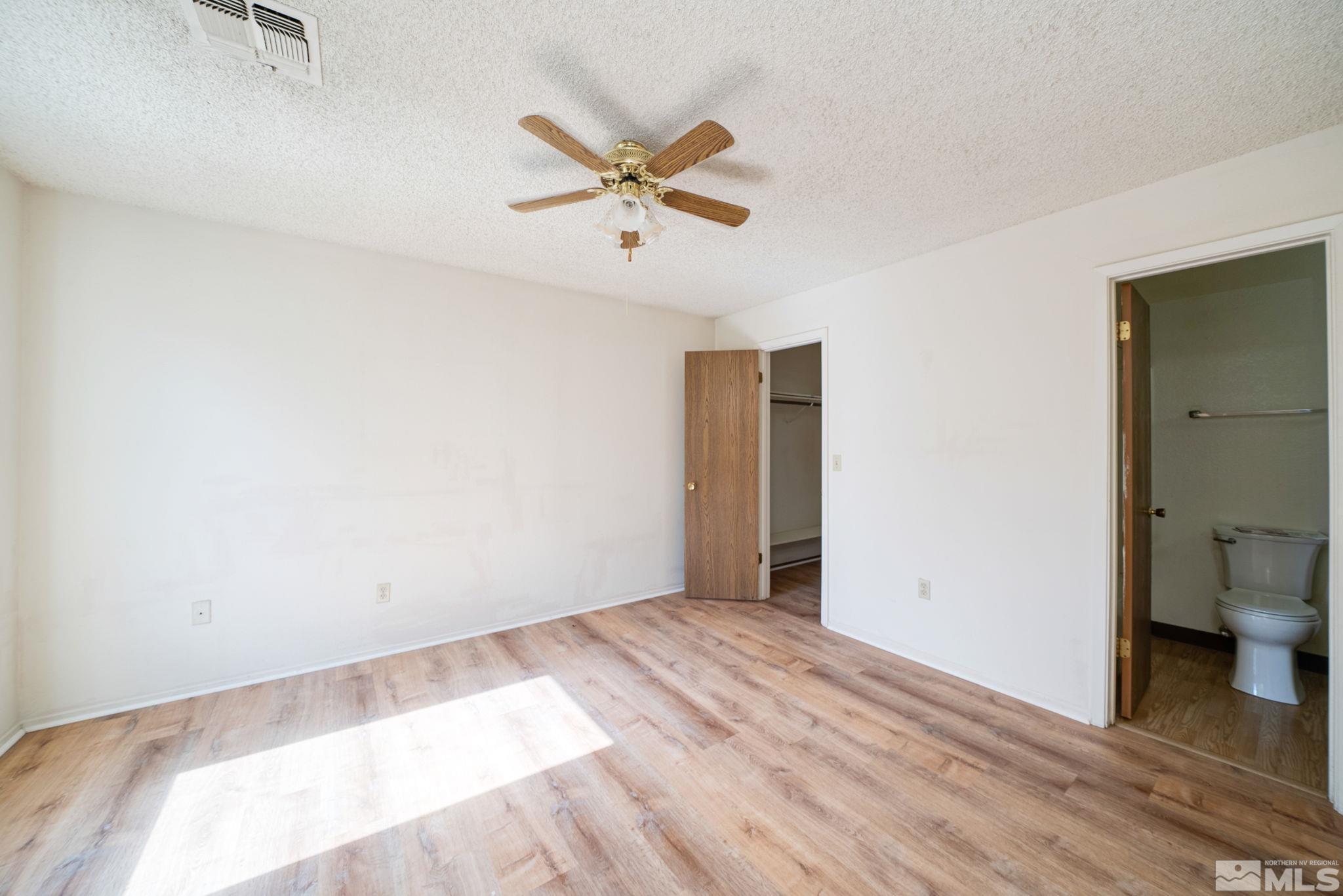 Photo #4: 240005025 Listing 