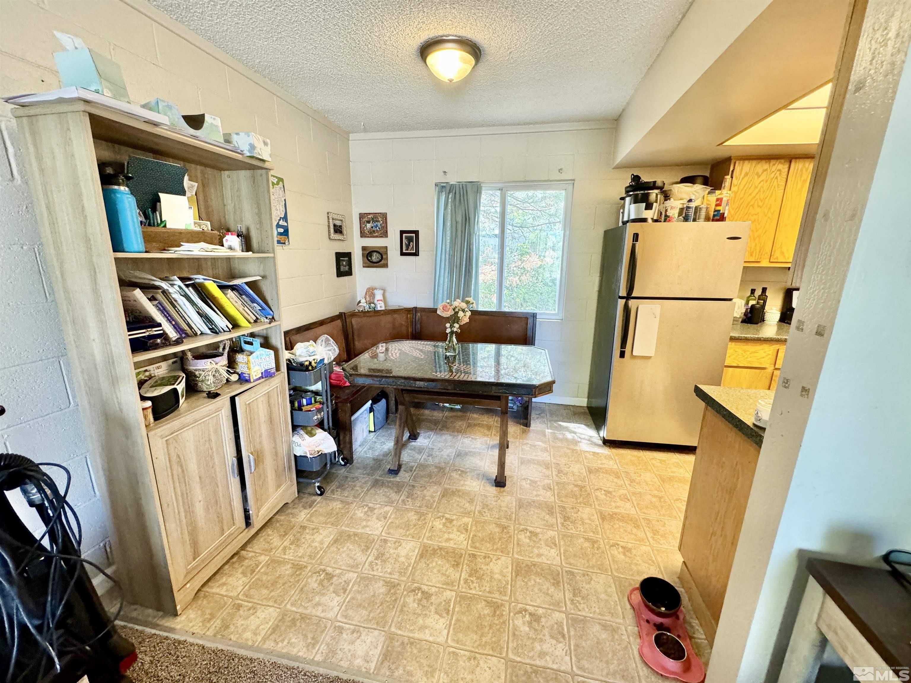 Photo #6: 240005059 Listing 