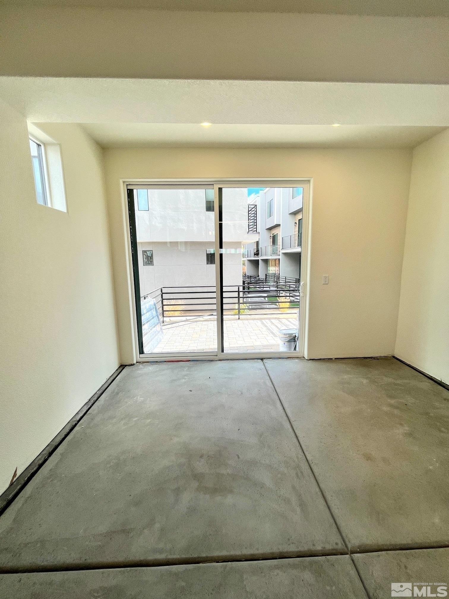 Photo #5: 240005129 Listing 